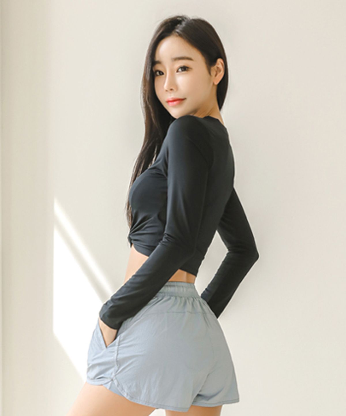튜브트리(TUBE TREE) 여성용 크롭 꼬임 래쉬가드 B703 블랙