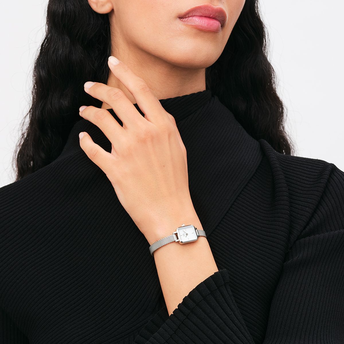 다니엘 웰링턴(DANIEL WELLINGTON) QUADRO MINI STERLING 실버 밀레니즈 메시 여성시계
