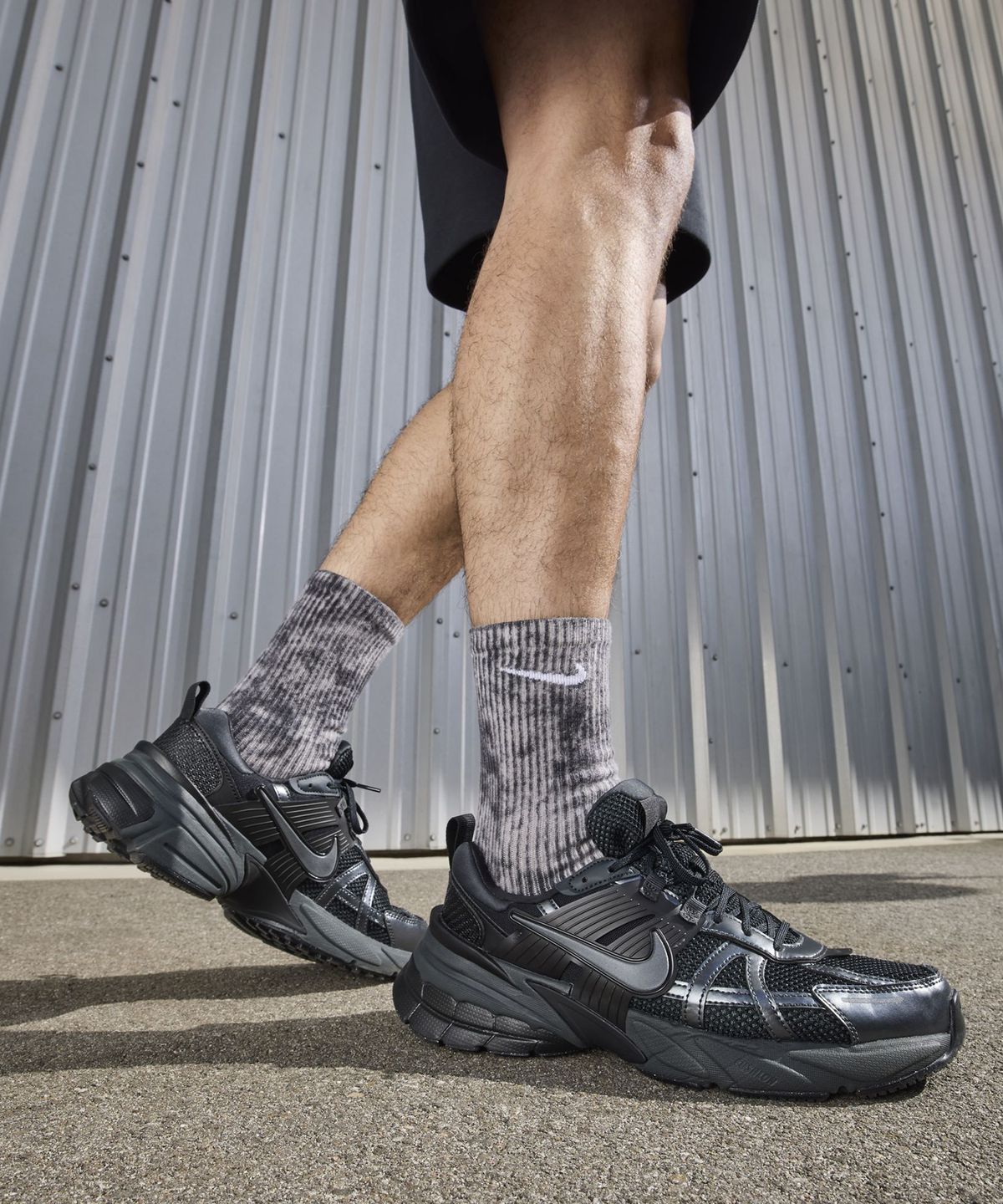 나이키(NIKE) V2K 런 M - 블랙:앤트럴사이트:다크 스모크:그레이 / HJ4497-001