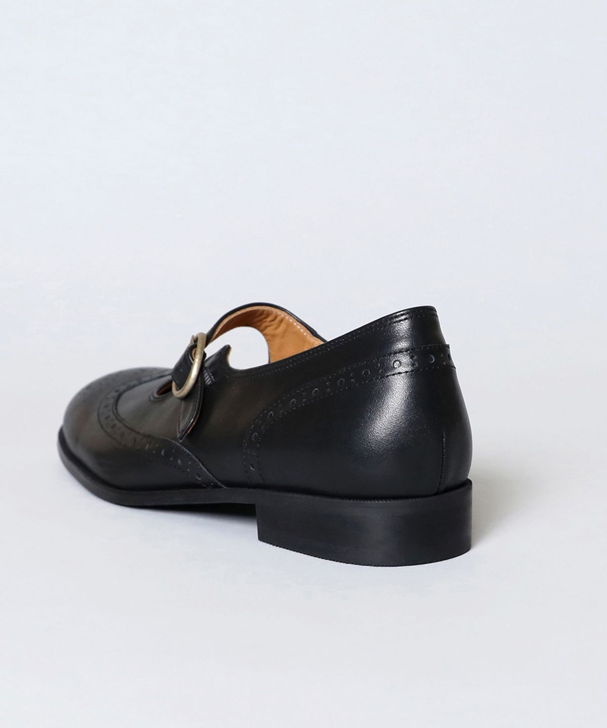 흰(HEENN) Wingtip Brogue Mary Jane Shoes . Black
