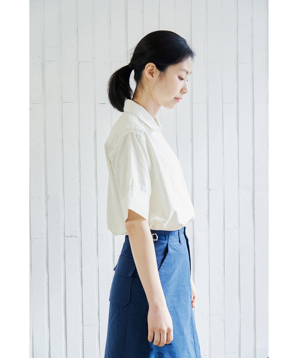 코튼벨(COTTON BELL) 미디 사이드 벨트 스커트 - Navy