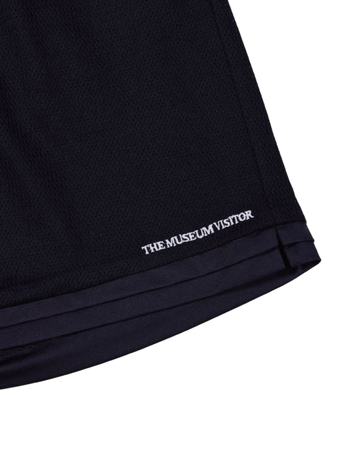더뮤지엄비지터(THEMUSEUMVISITOR) LOGO STITCHED MESH SHORTS (BLACK)