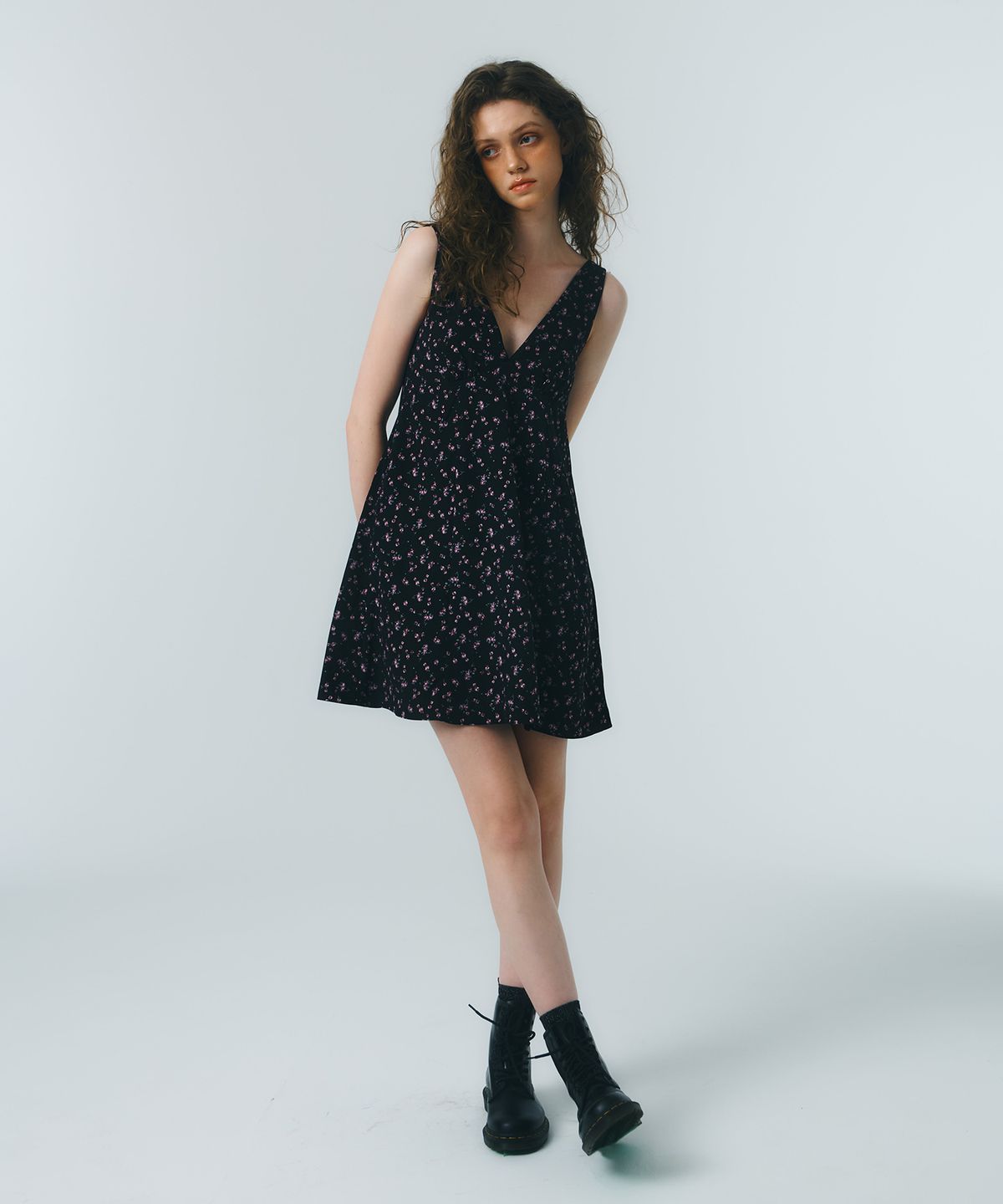 꾸아페(QUAFE) VINTAGE FLOWER ONEPIECE_black
