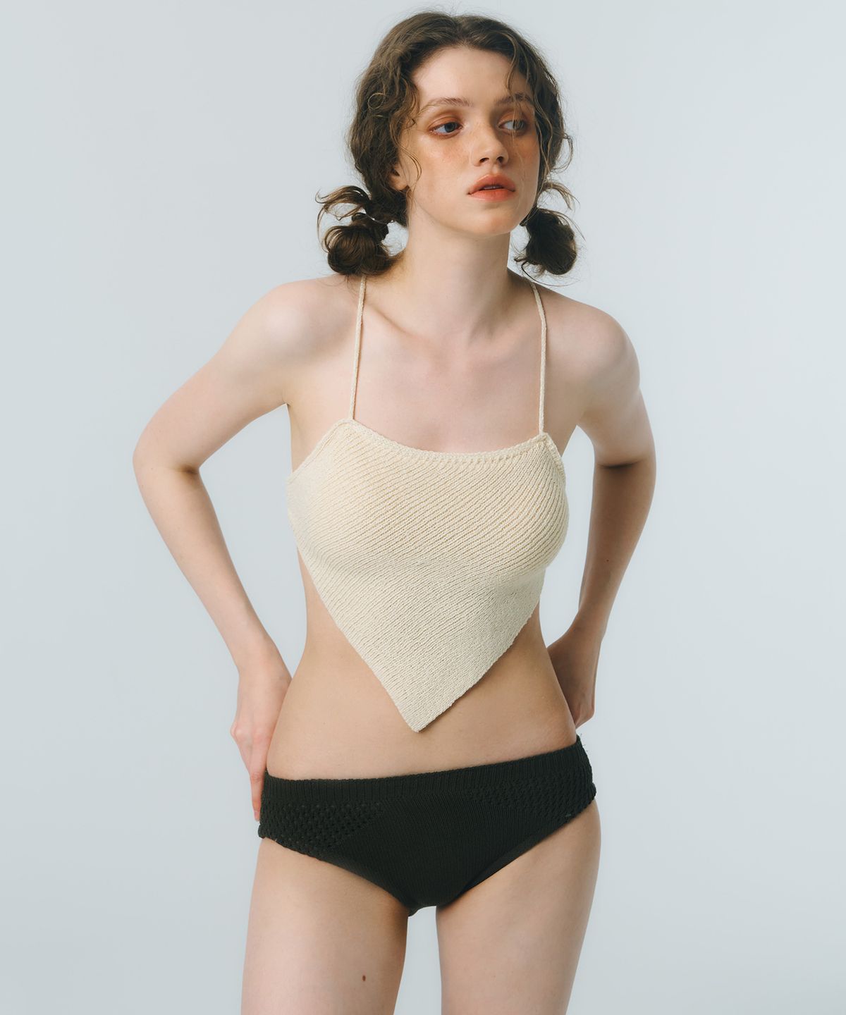 꾸아페(QUAFE) STRAP KNIT TOP (BIKINI)_cream yellow