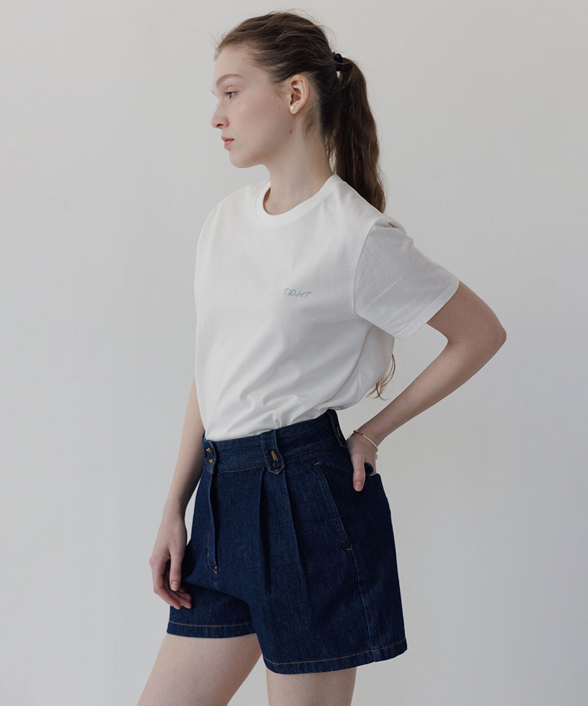 튜드먼트(TTUDEMENT) PINTUCK SHORTS INDIGO