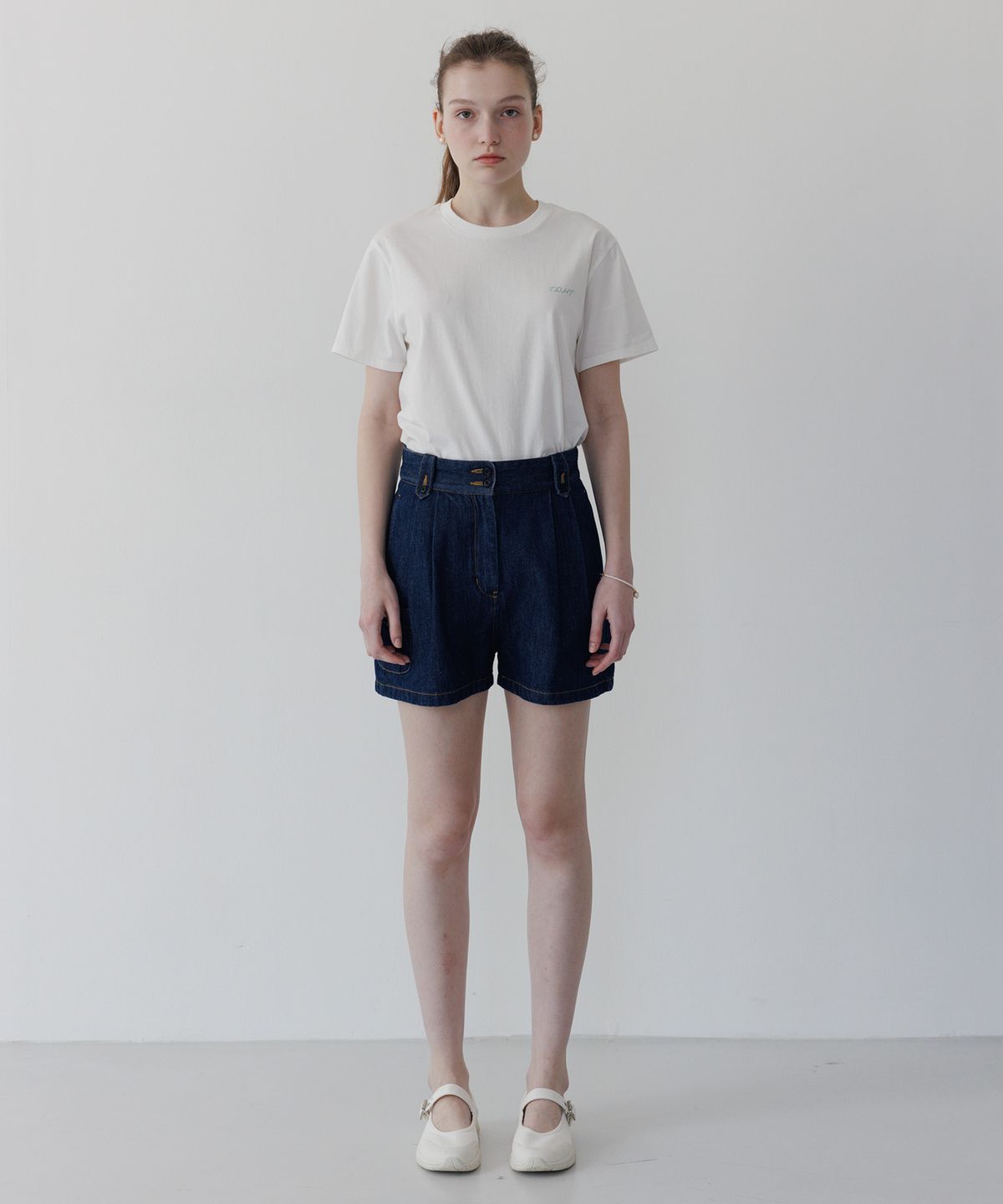 튜드먼트(TTUDEMENT) PINTUCK SHORTS INDIGO