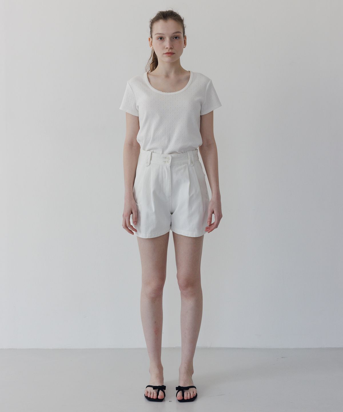 튜드먼트(TTUDEMENT) PINTUCK SHORTS WHITE