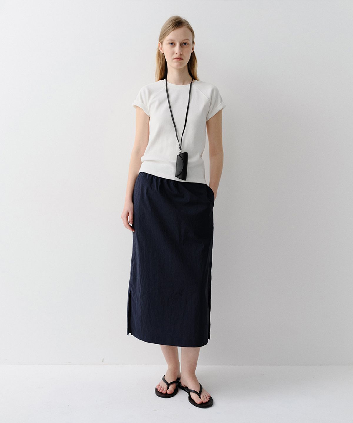 이아(EAAH) ODE SKIRT (NAVY)