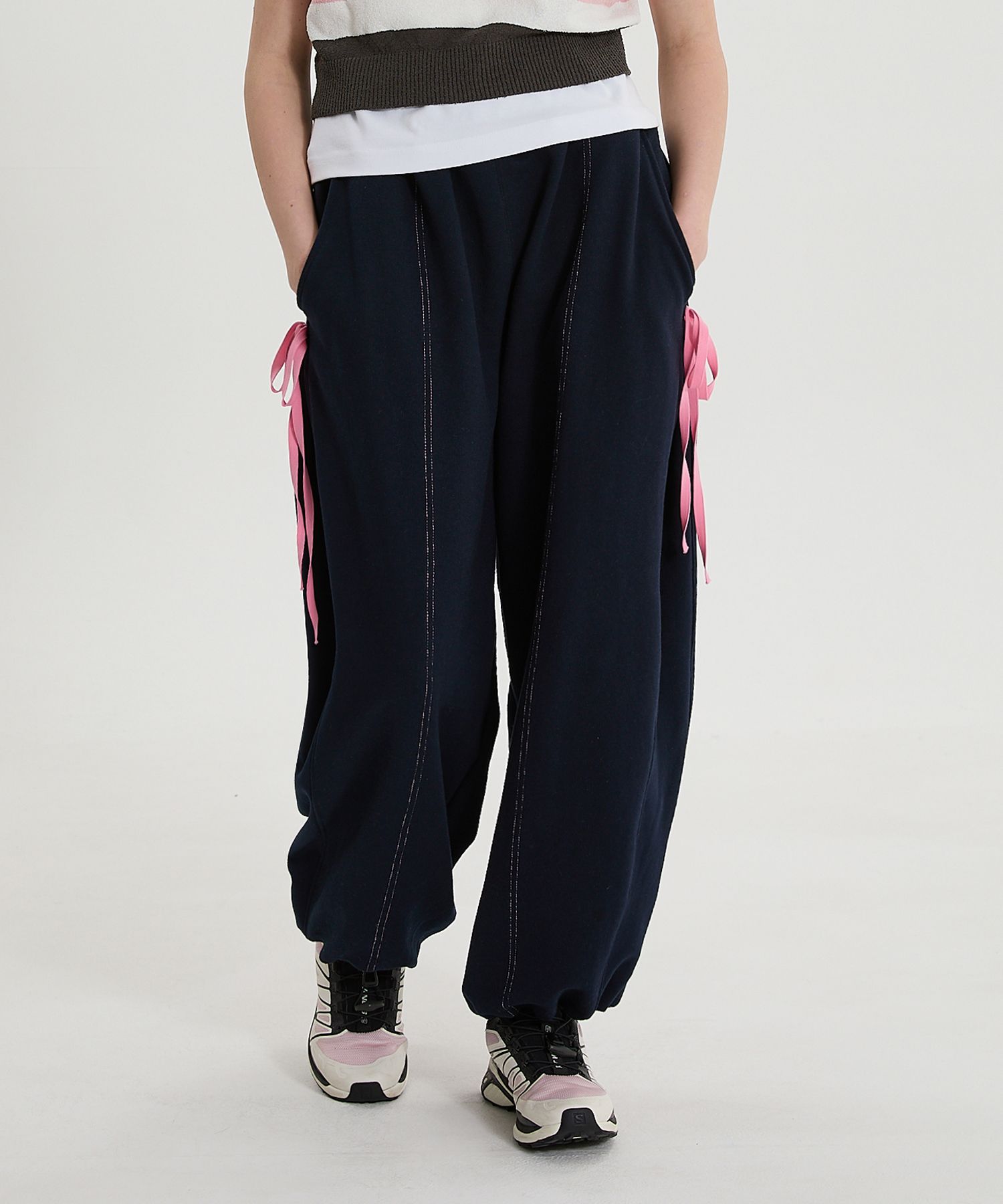 さらに100円引き◆Wai Kei◆Double banding ribbon sweatpants MUSINSA | WAI KEI Double Banded Ribbon Sweat Pants Cream