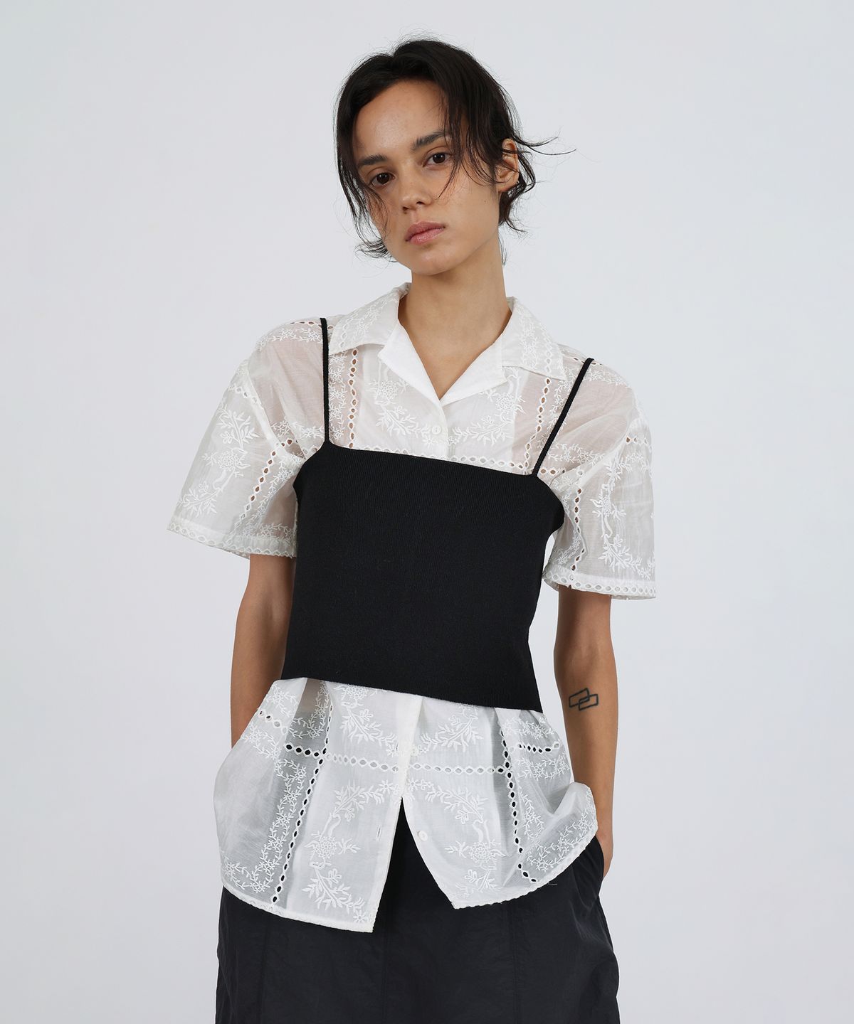 르바(LEVAR) See-Through Lace Shirt - Ivory