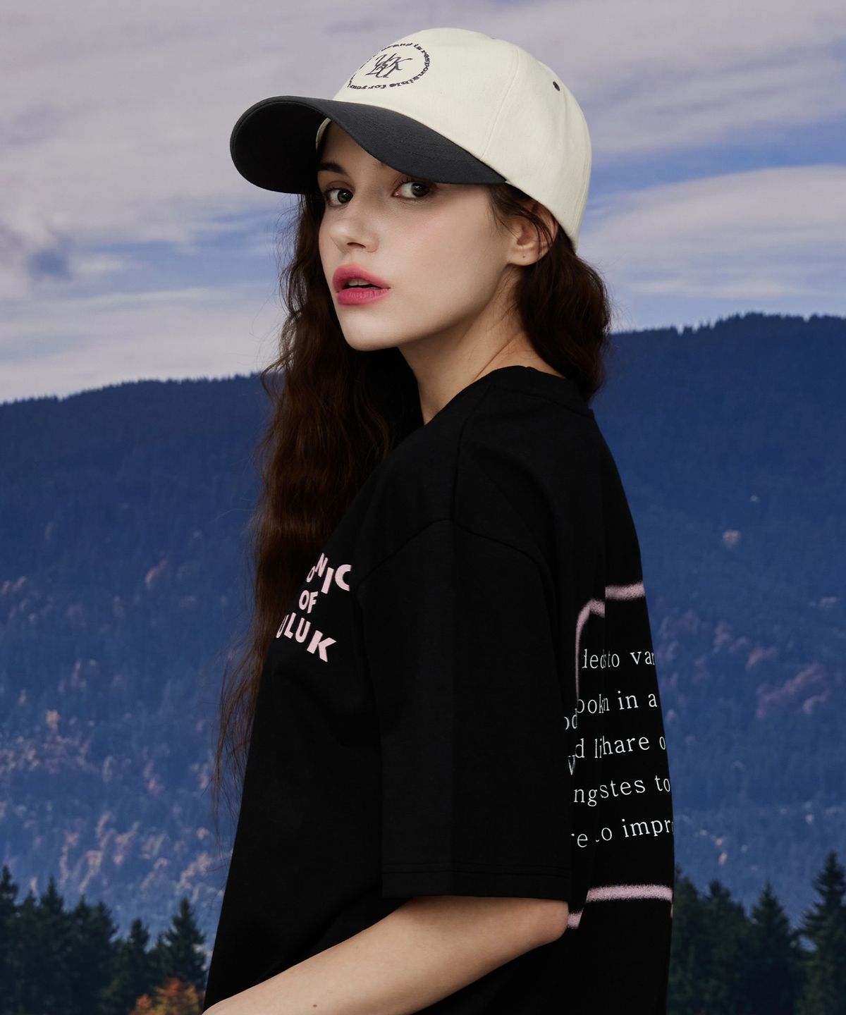 유룩(ULUK) 아이코닉 믹스 오버 반팔티_Black