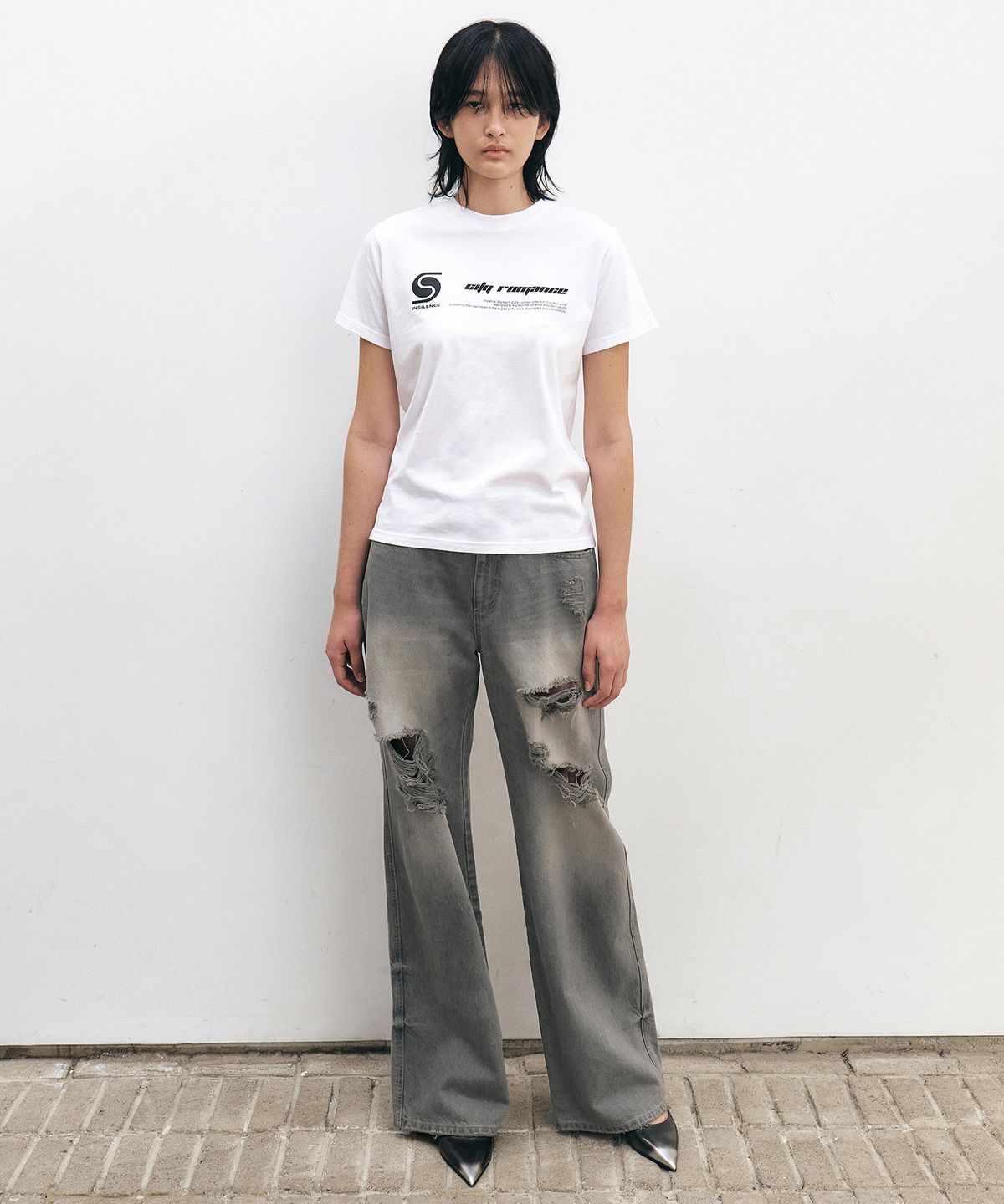 인사일런스 우먼(INSILENCE WOMEN) 심볼 로고 티셔츠 WHITE