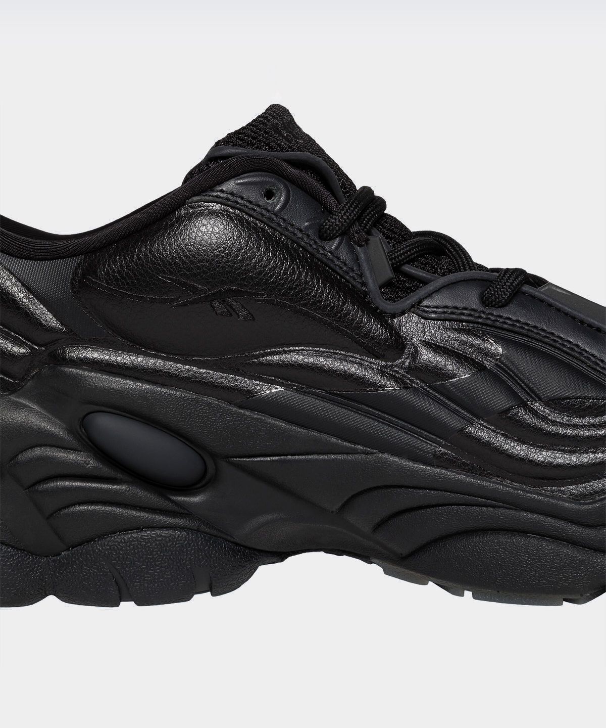 리복(REEBOK) DMX RUN 6 - 트리플 블랙 / RMIA04FC99MAT0011000