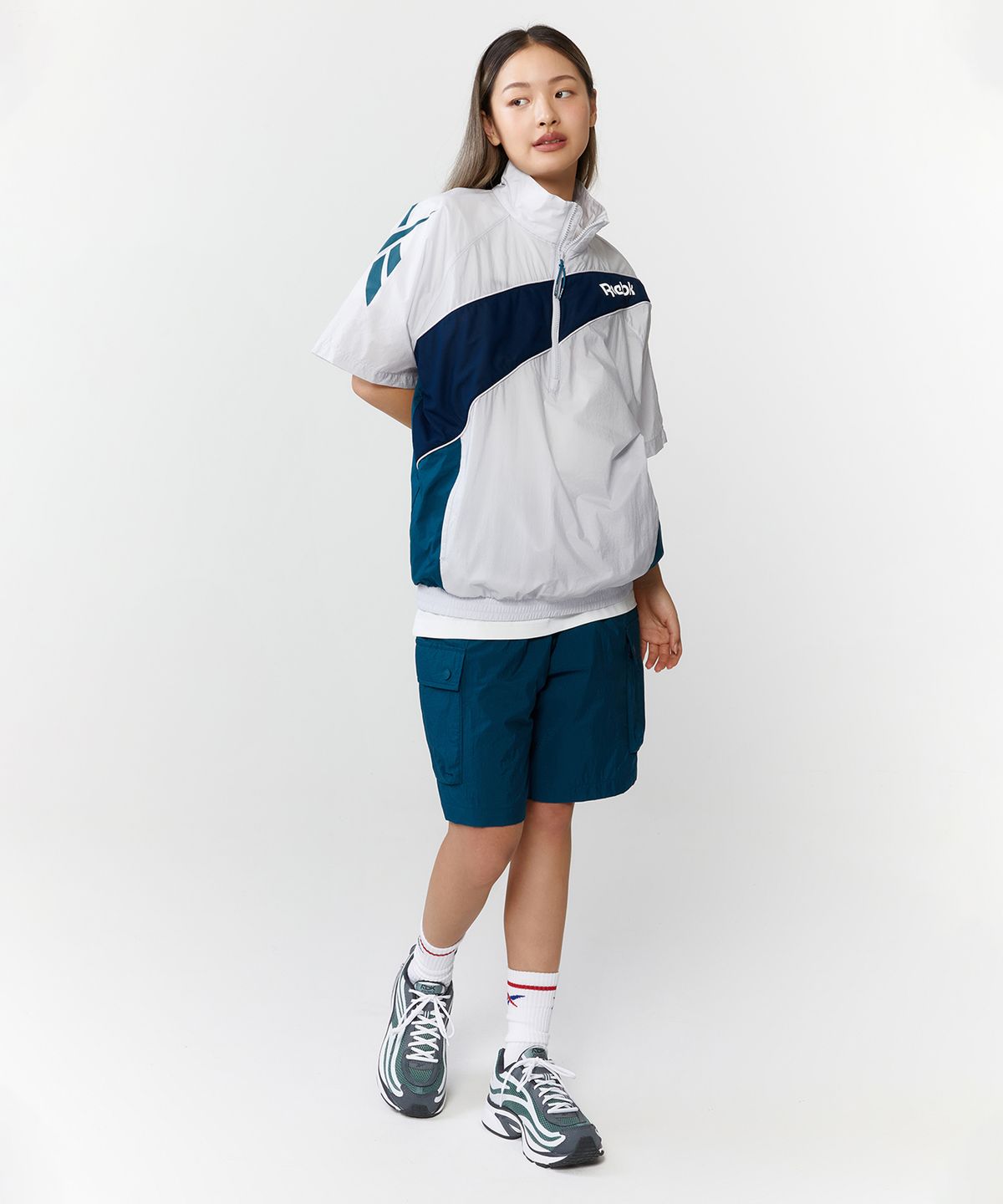 리복(REEBOK) 패널드 벡터 반팔 아노락 - 그레이