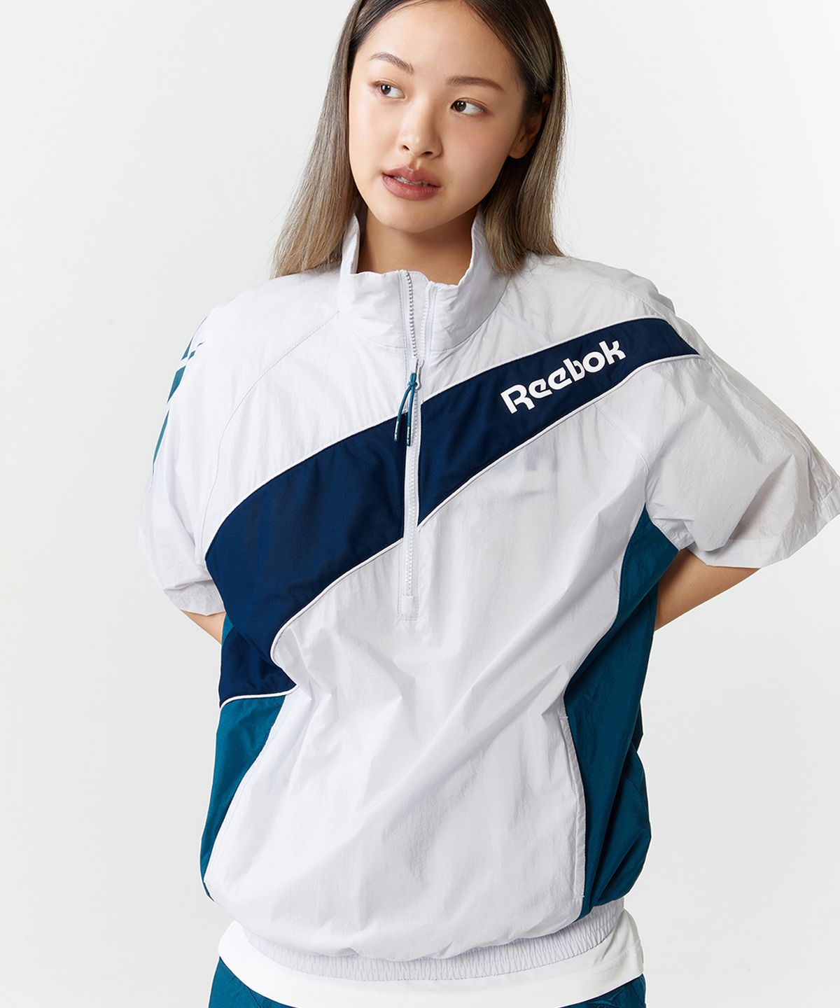 리복(REEBOK) 패널드 벡터 반팔 아노락 - 그레이