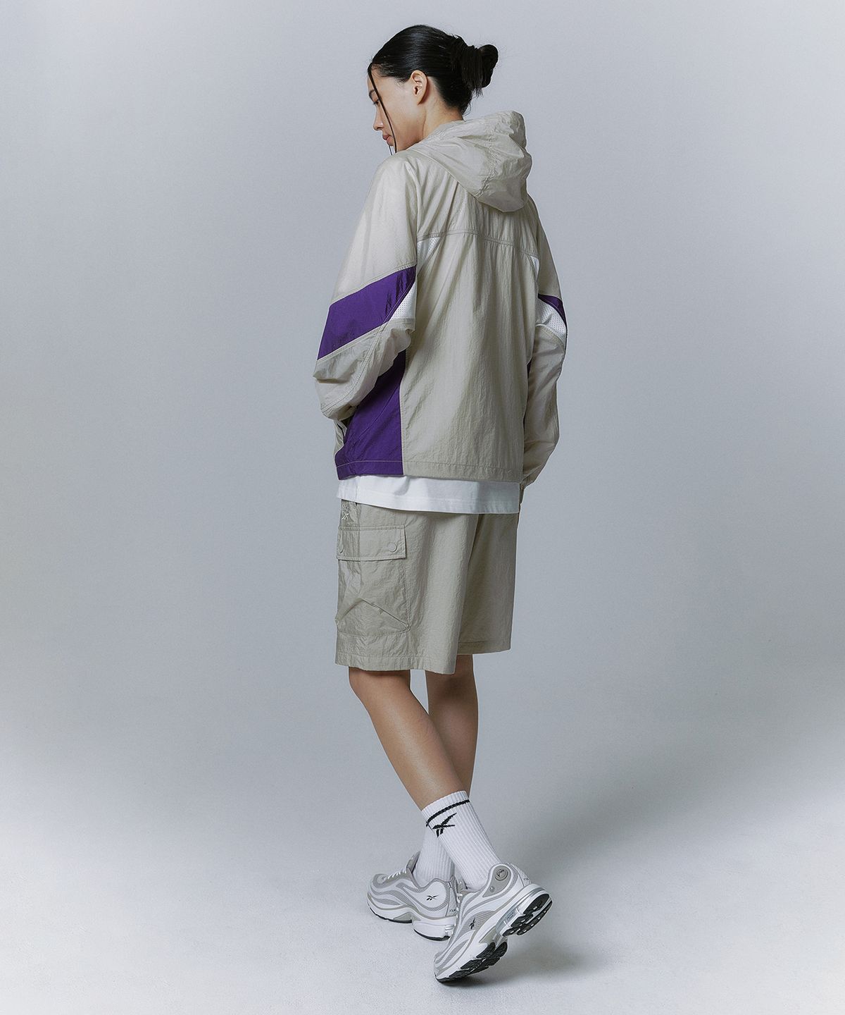 리복(REEBOK) 경량 카고 쇼츠 - 베이지
