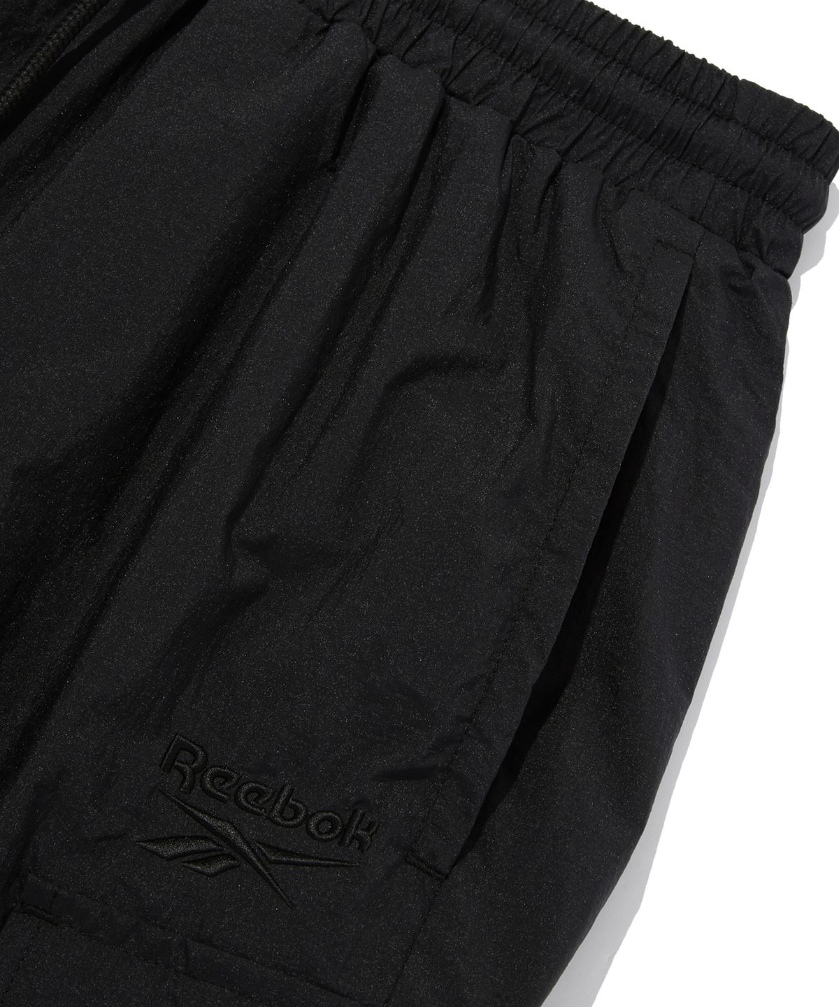 리복(REEBOK) 경량 카고 쇼츠 - 블랙