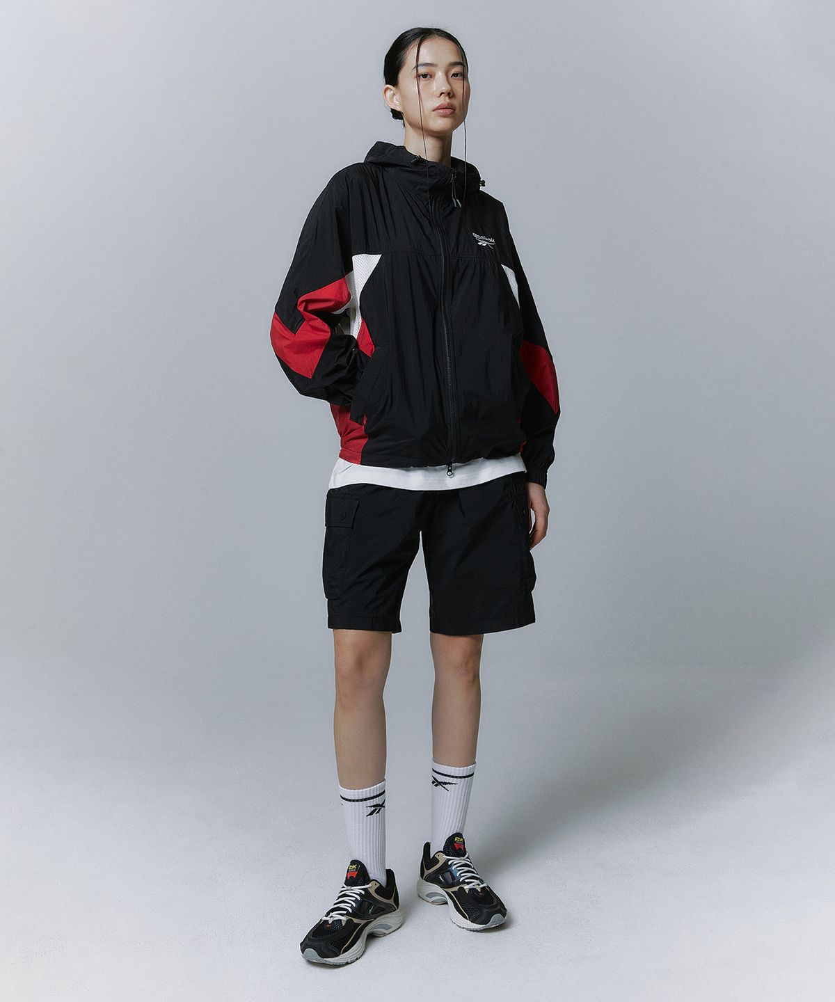 리복(REEBOK) 경량 카고 쇼츠 - 블랙