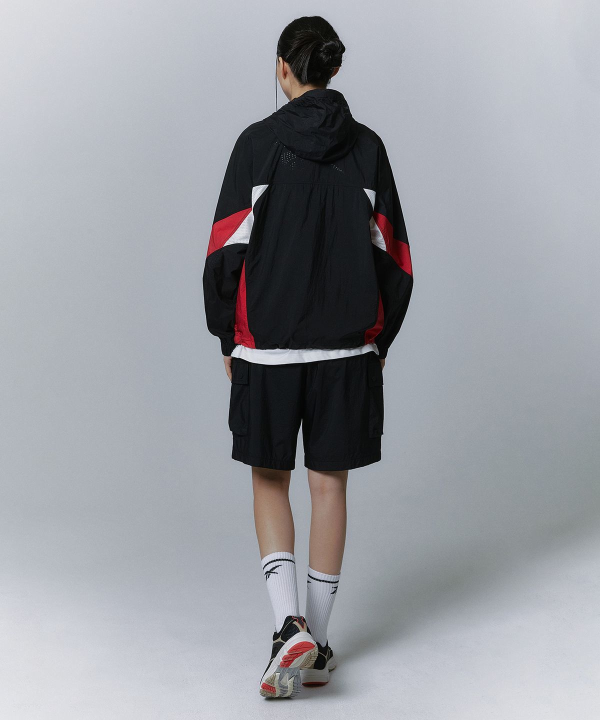 리복(REEBOK) 경량 카고 쇼츠 - 블랙