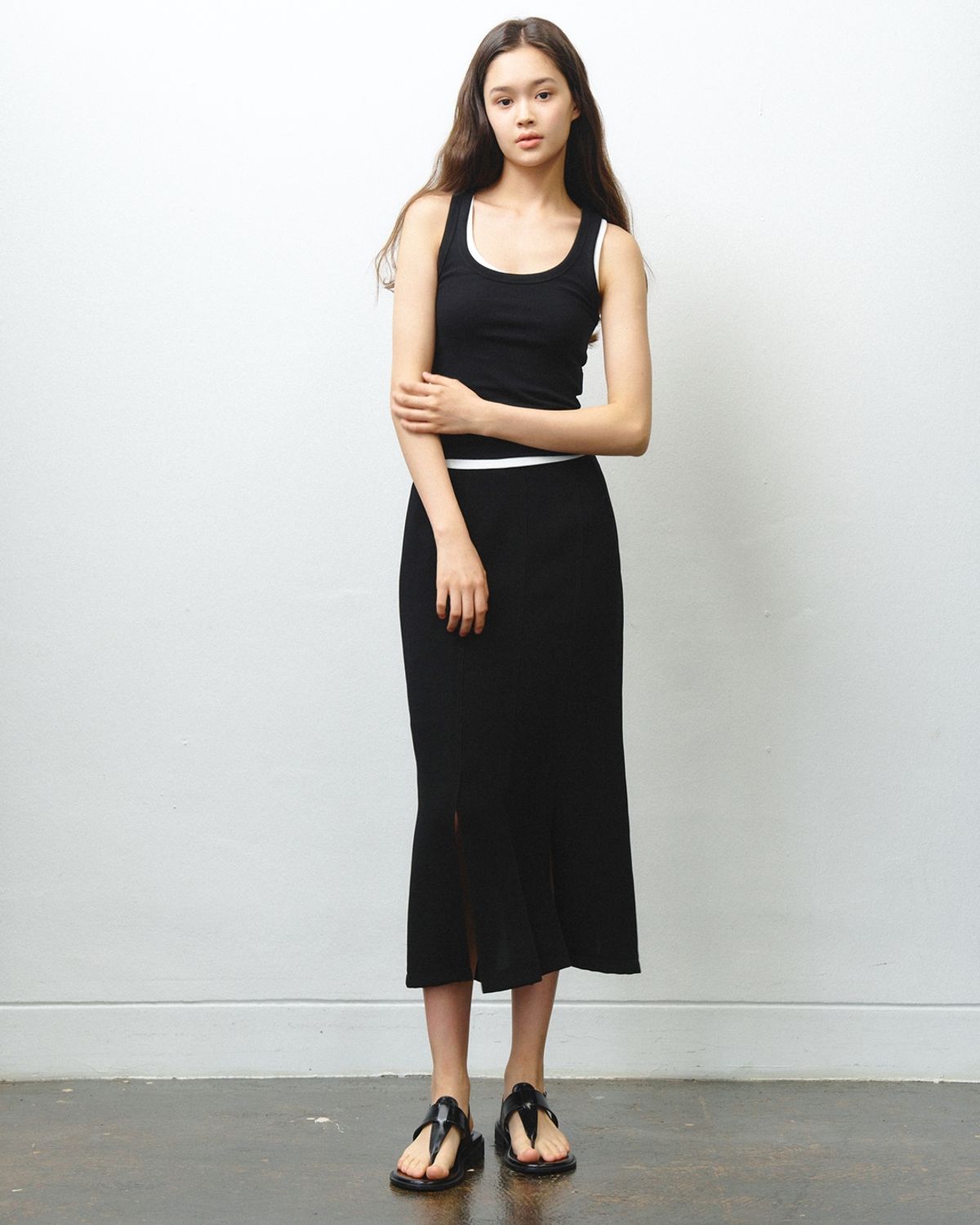더 클로이스터(THECLOISTER) 심플 텅 샌들 (3 COLORS)