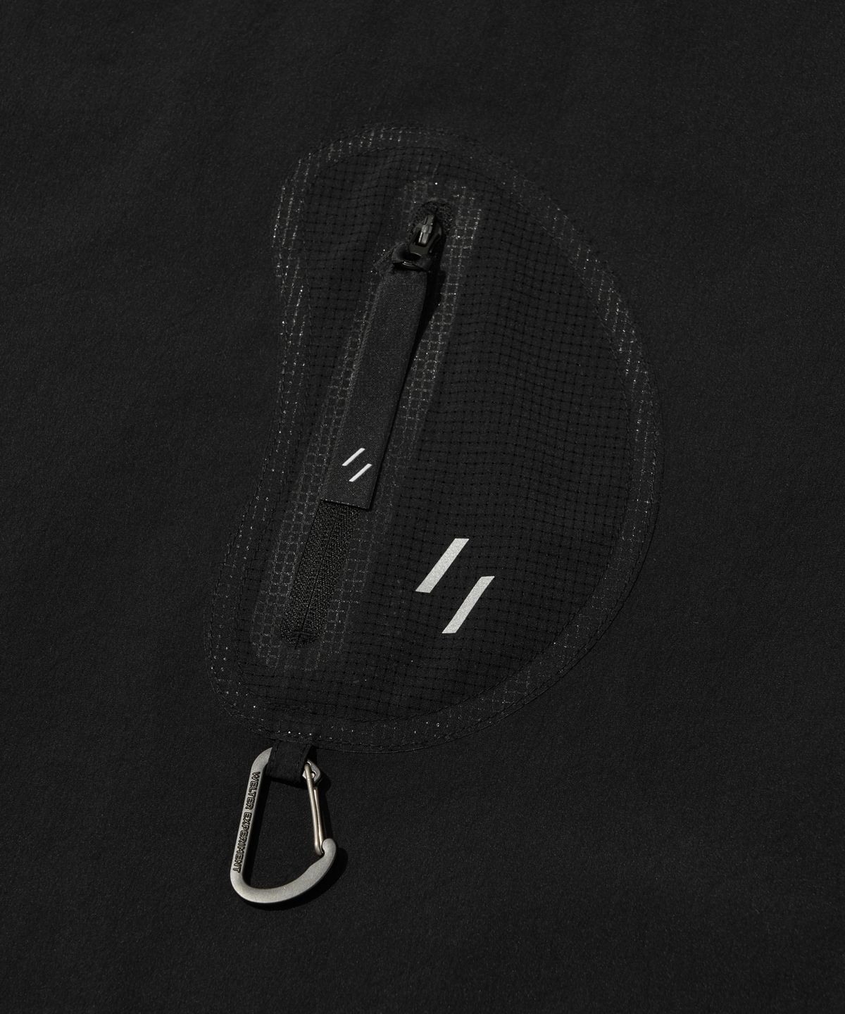 웰터 익스페리먼트(WELTER EXPERIMENT) BREATHABLE HALF SLEEVE PULLOVER_BLACK_WDT018