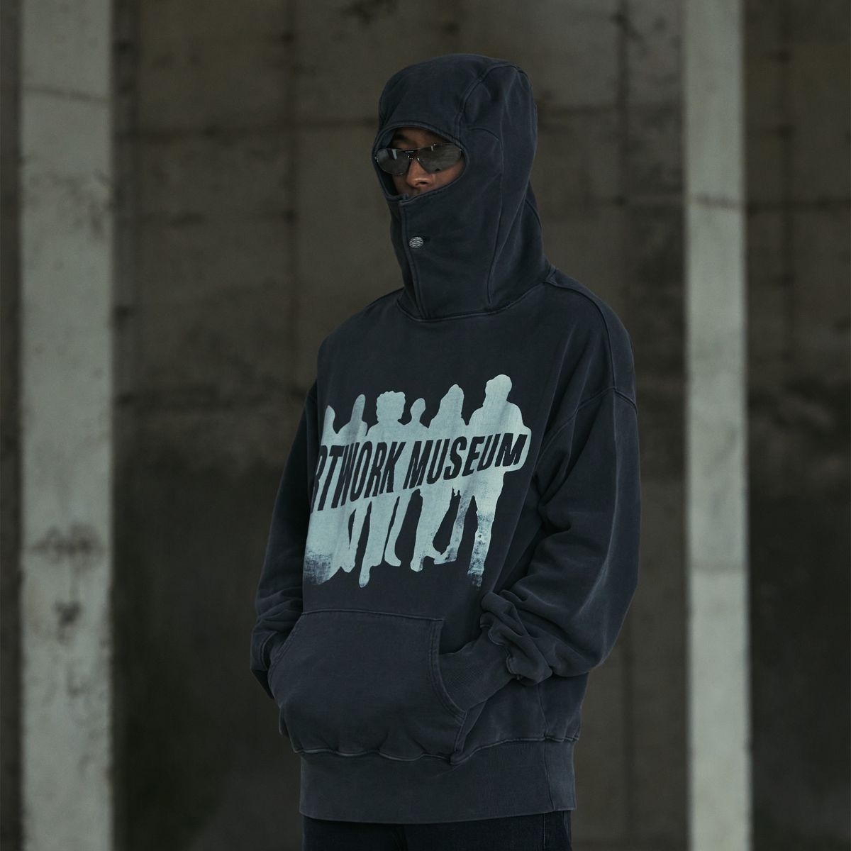 아트워크 뮤지엄(ARTWORK MUSEUM) PEOPLE TOUR HOODIE