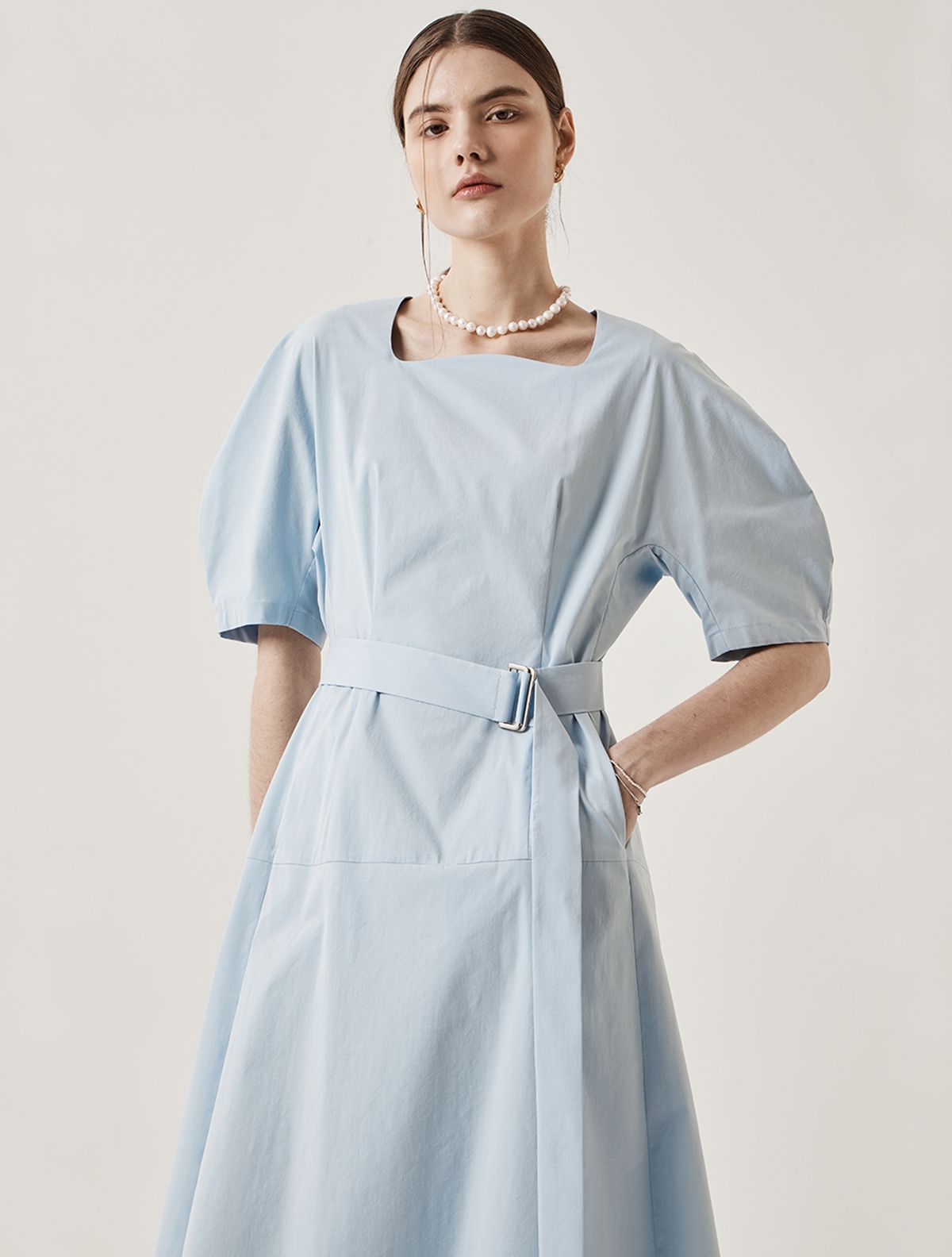 르이엘(LE YIEL) Curved Midi Dress_Light Blue  커브드 미디 드레스_라이트 블루