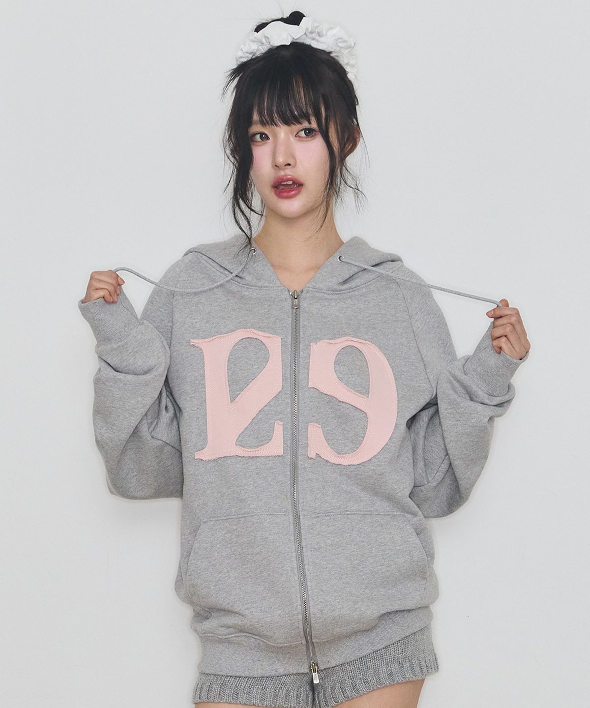 일리고(ILLIGO) 129 로고 패치 후드 집업 라이트그레이