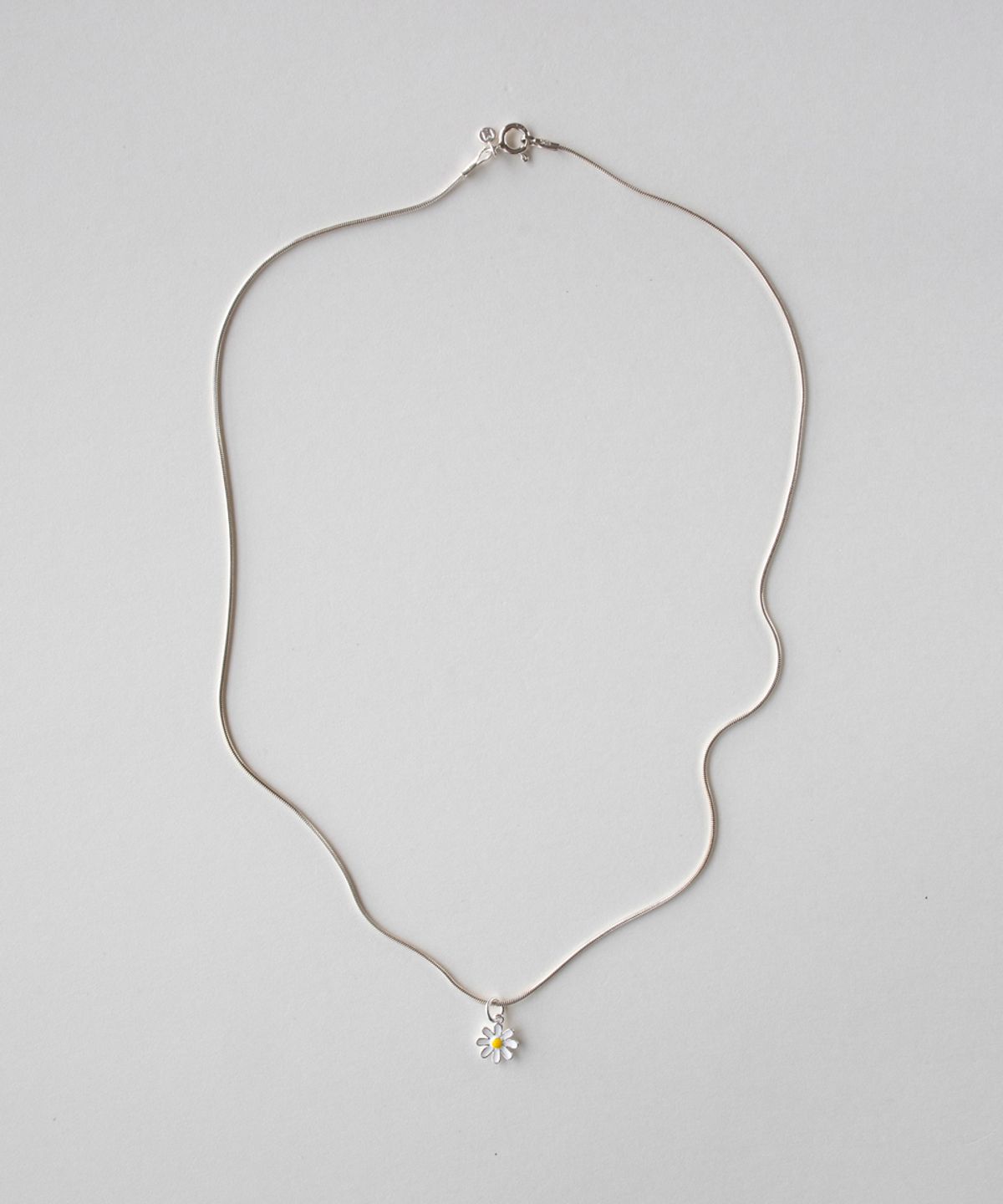 메리모티브(MERRYMOTIVE) [Silver] Daisy flower pendant with necklace