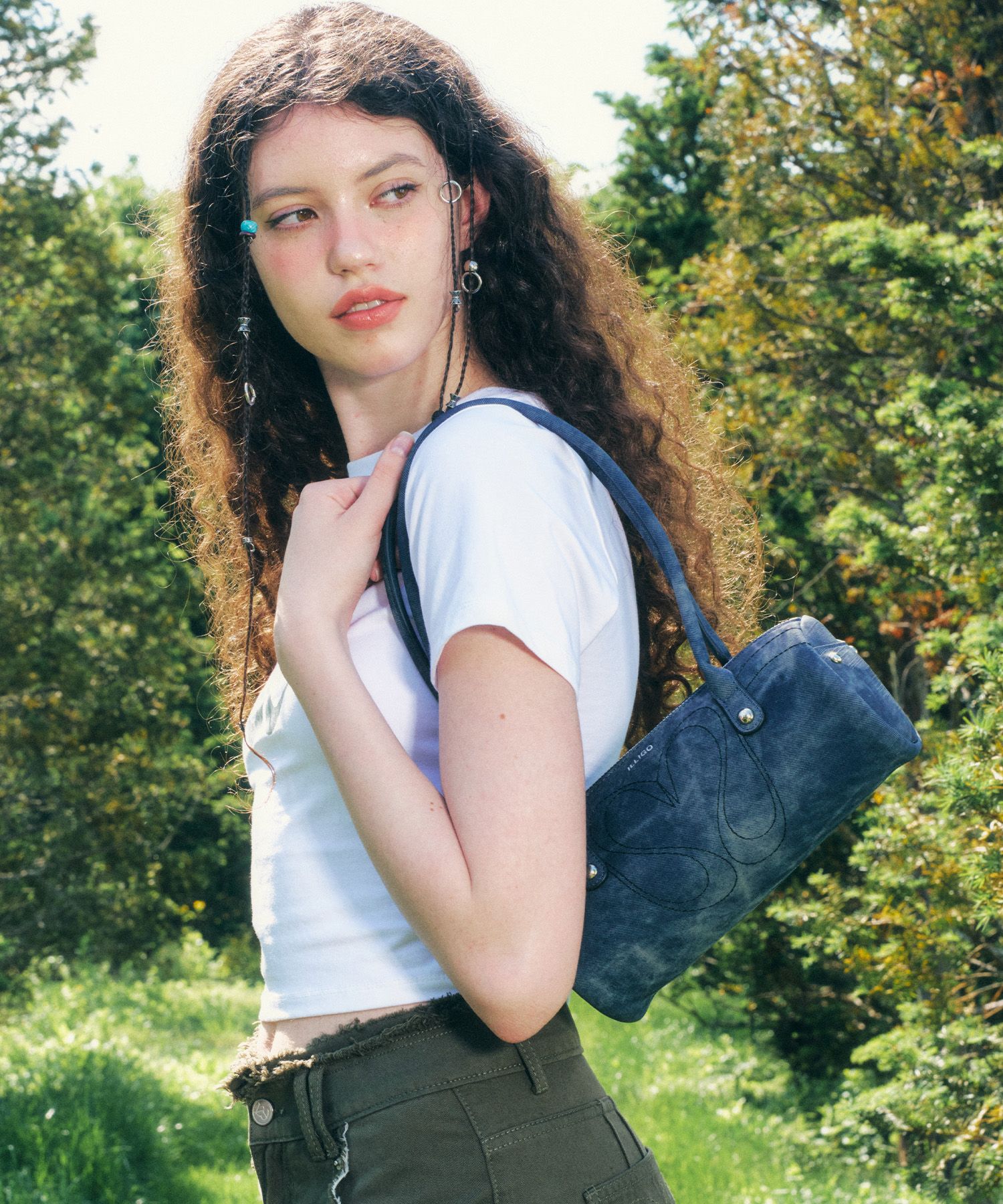 ★ILLIGO★ ★新作★ ラブステッチ ショルダーバッグ MUSINSA公式 | ILLIGO Love Stitch Shoulder Bag Black