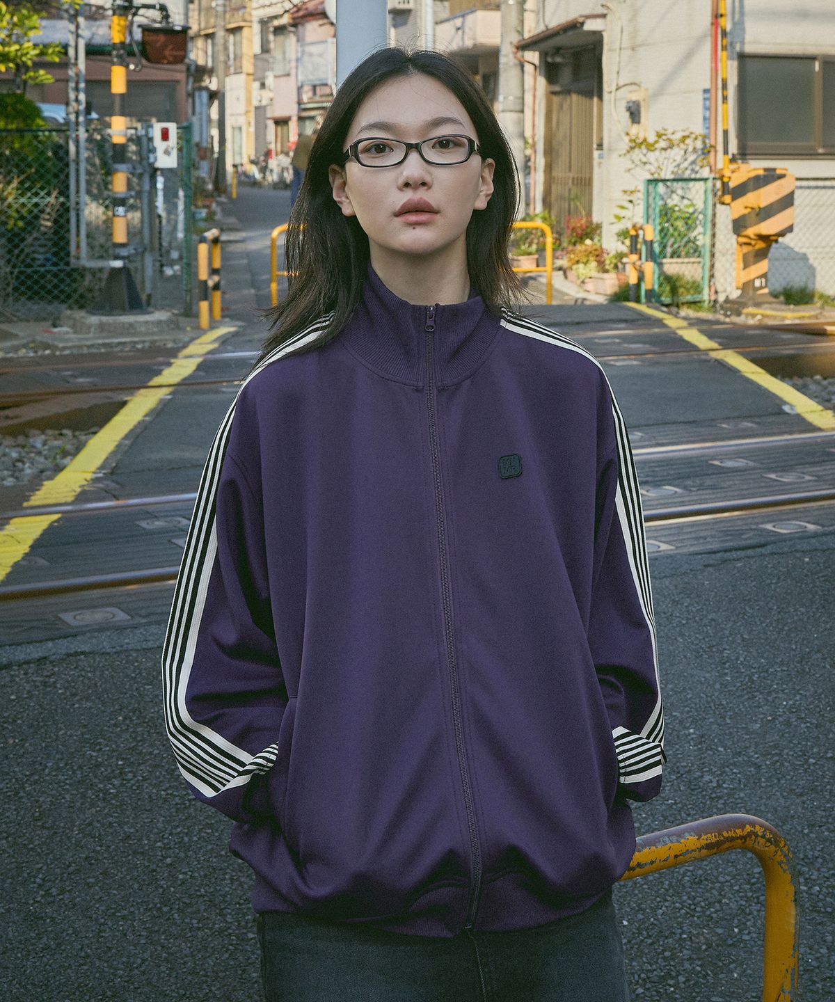 미니멀프로젝트(MINIMALPROJECT) 사이드 라인 포인트 트랙 자켓 MJK119 [PURPLE]