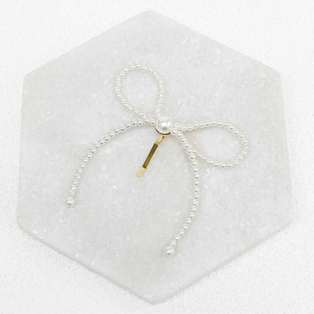 베스티(BESTY) 발롱 진주 리본 헤어커프 (Ballon Pearl Ribbon Hair Cuff)