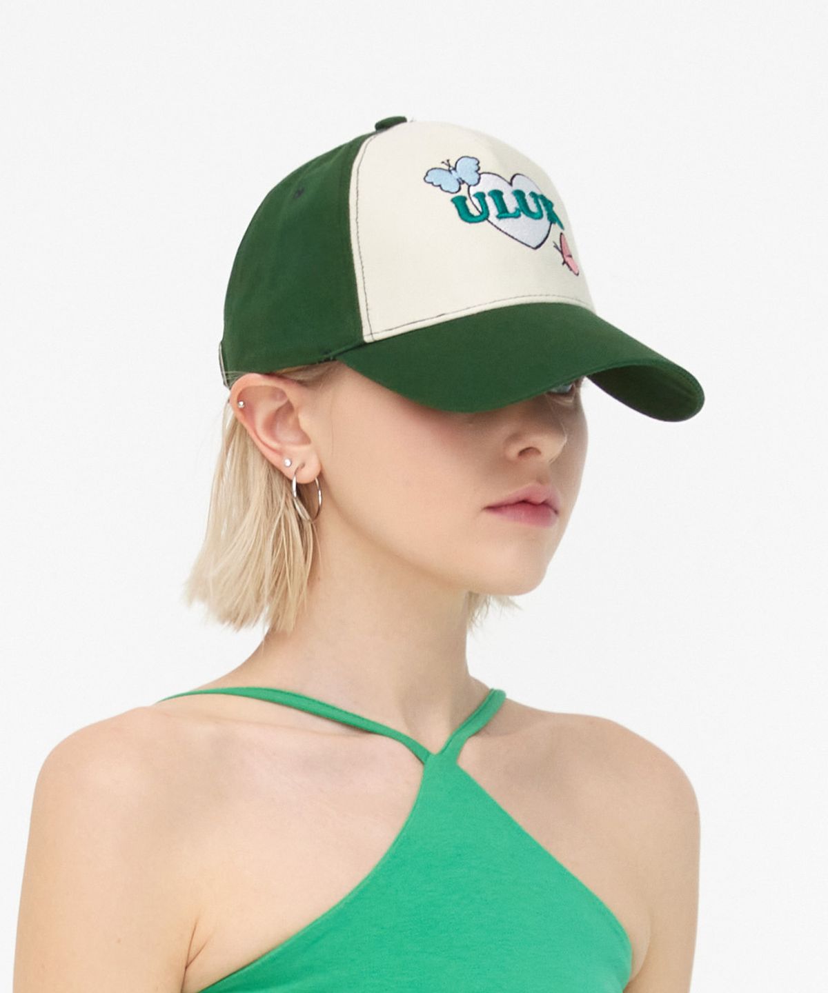 유룩(ULUK) 하트폰트 볼륨자수 배색 볼캡_Green