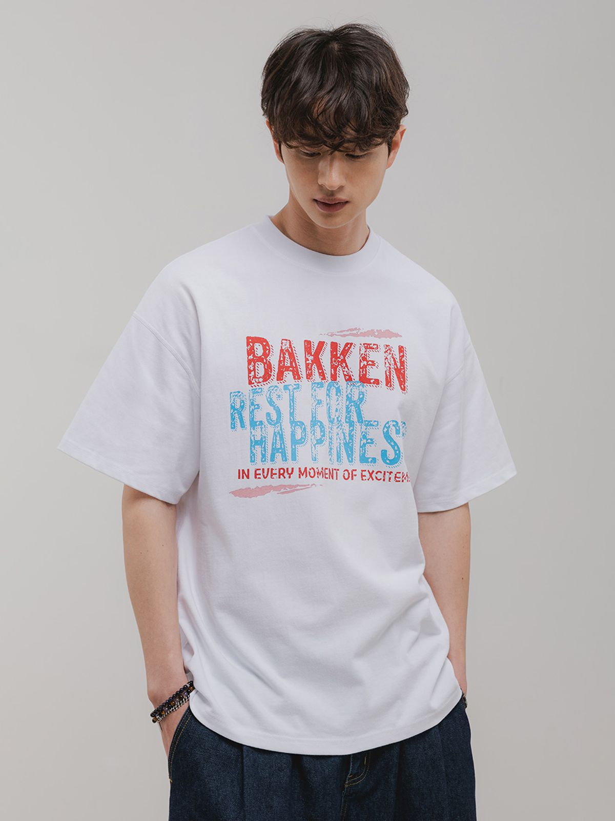 바켄(BAKKEN) Mixed-color Typography 반팔티셔츠 BK3986_화이트