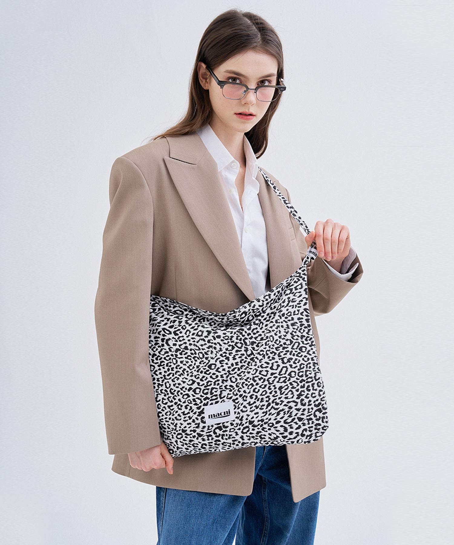 MUSINSA | MACNI LEOPARD ECO CROSS BAG_BLACK
