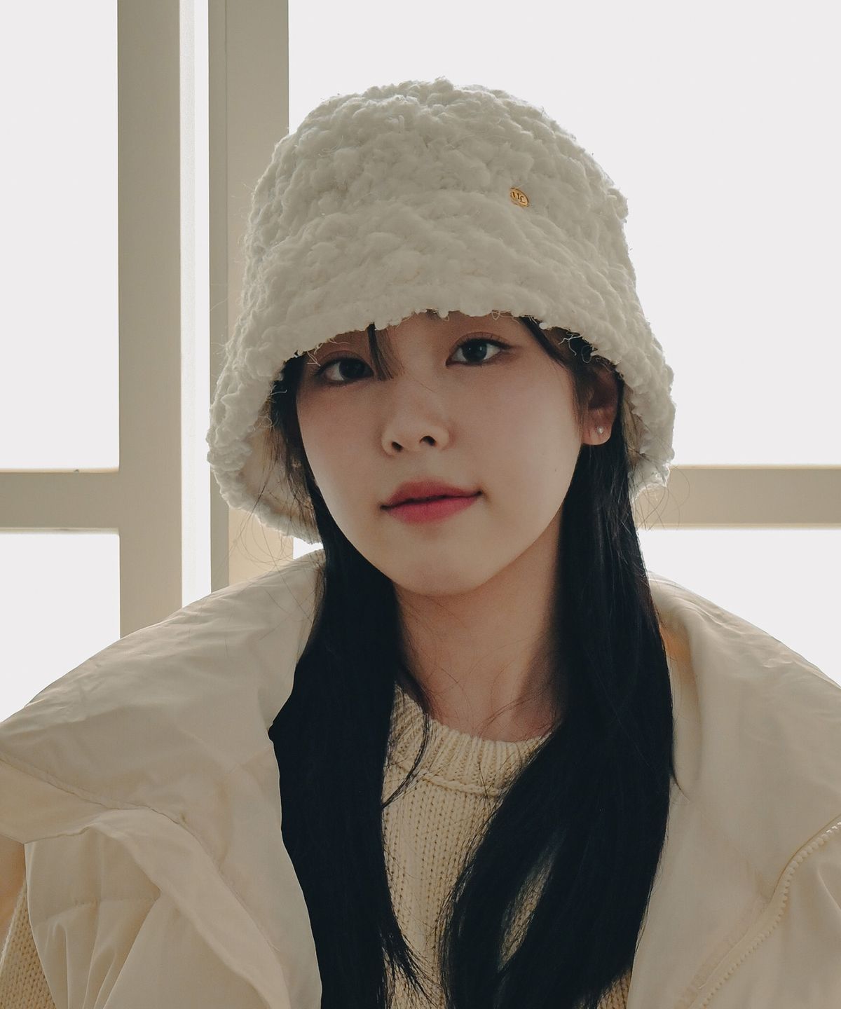 유룩(ULUK) 써클장식 헤어리 빅버블 부클 버킷햇_Ivory