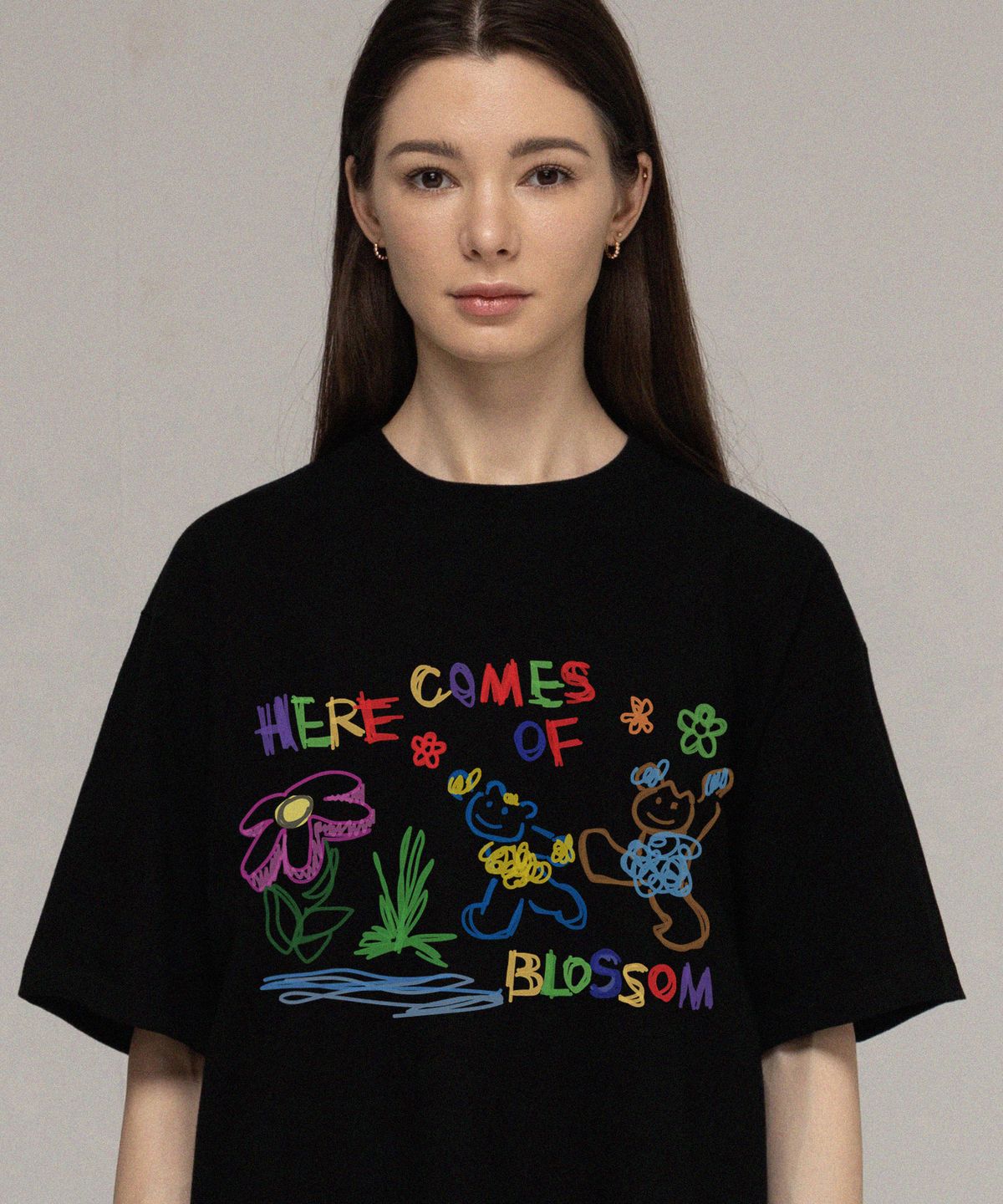 그레이버(GRAVER) [UNISEX]HERE COMES OF 드로잉 반팔티_블랙