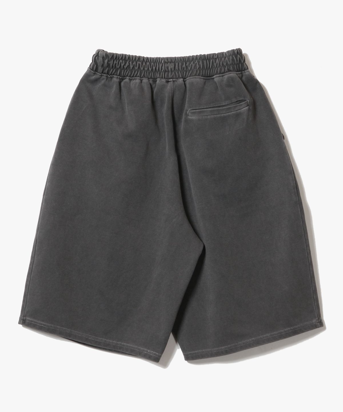 제로(XERO) Deep One Tuck Pigment Sweat Shorts [Charcoal]