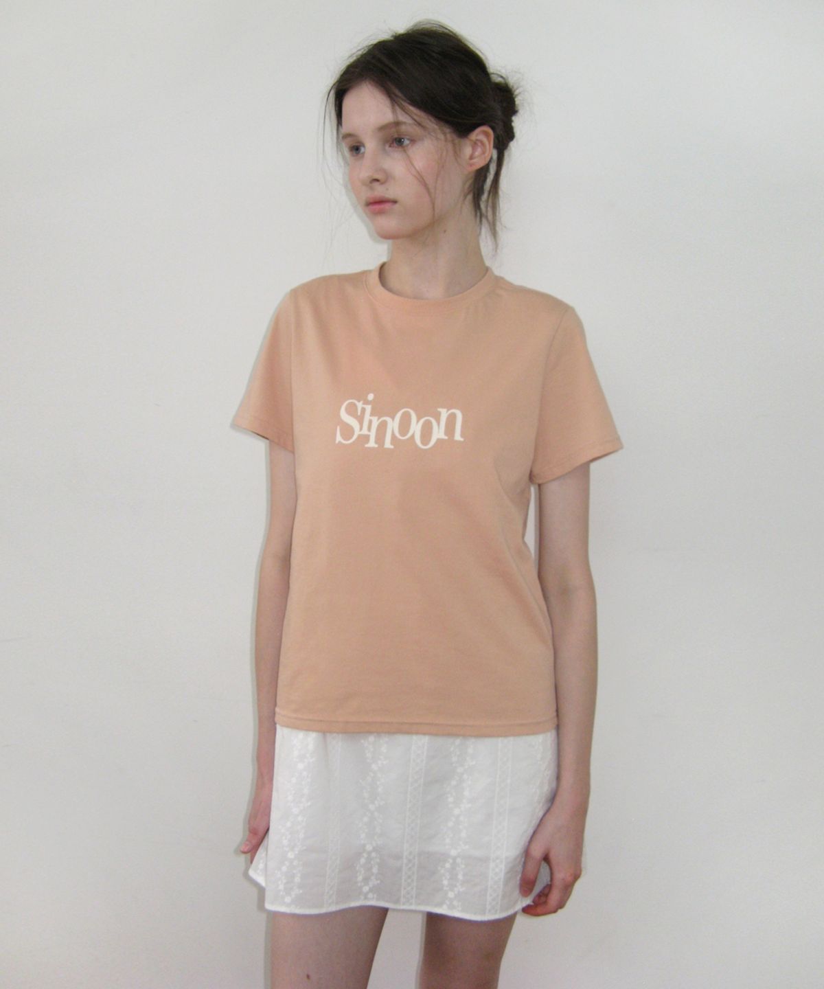 시눈(SINOON) Sinoon Signature Logo T-Shirts (Apricot)