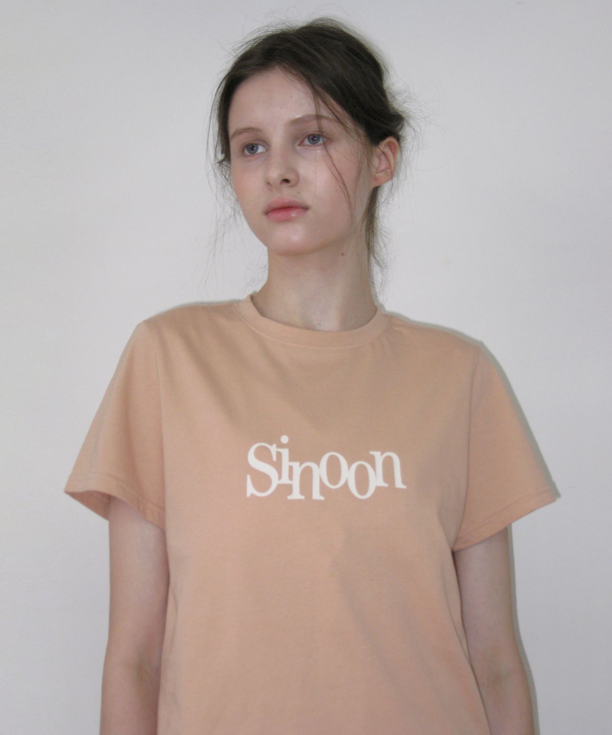 시눈(SINOON) Sinoon Signature Logo T-Shirts (Apricot)