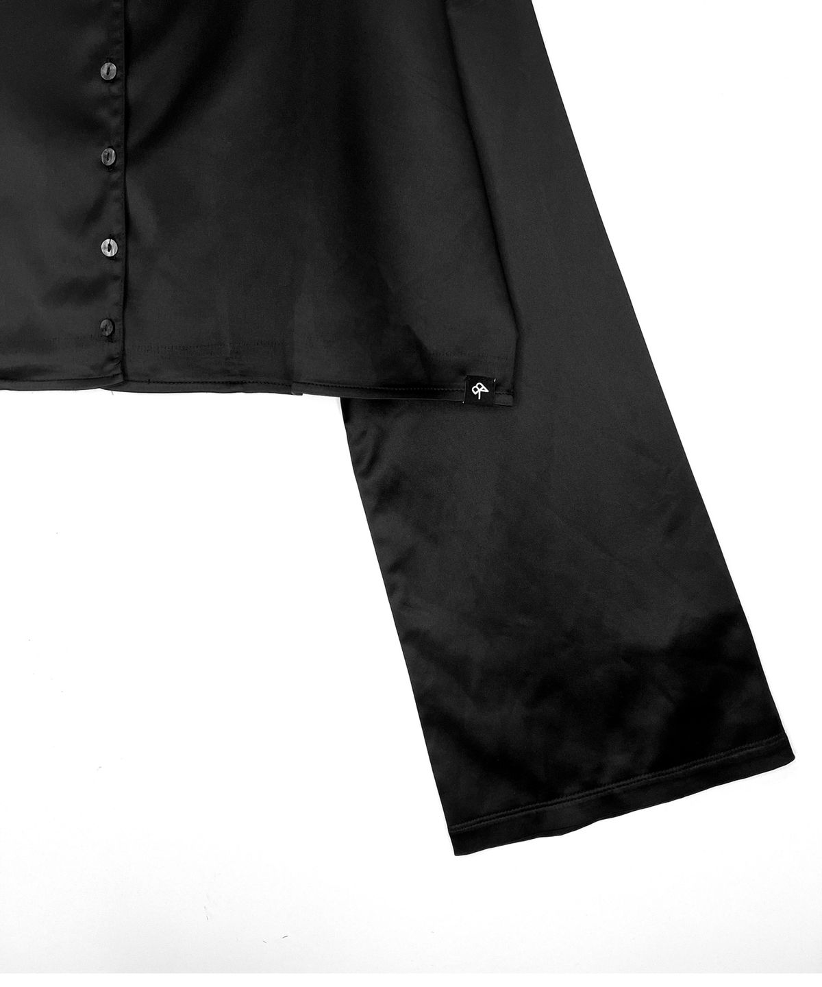 블랙크러쉬(BLACRUSH) Satin Wide Crop Shirt