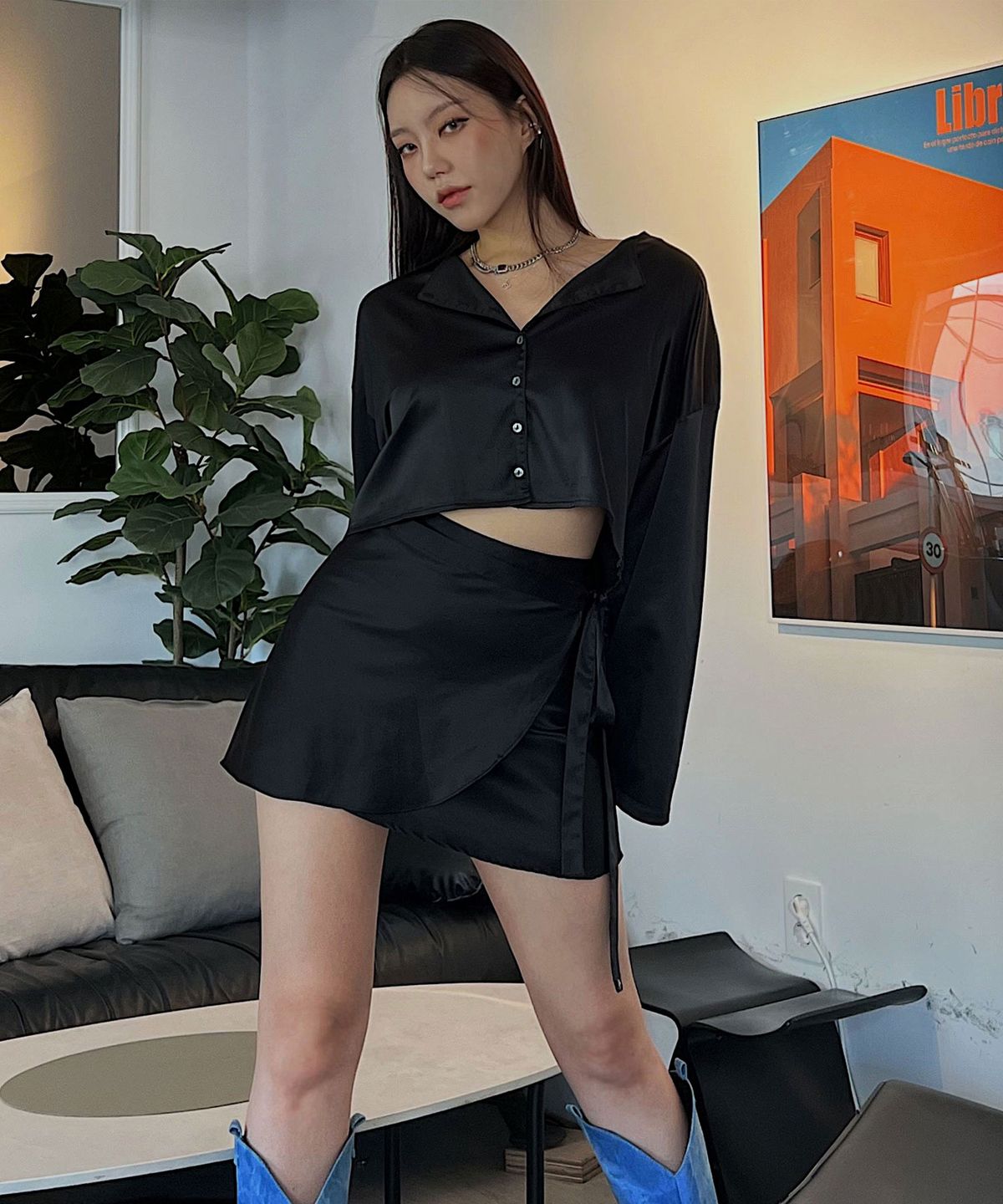 블랙크러쉬(BLACRUSH) Satin Mini Wrap Skirt