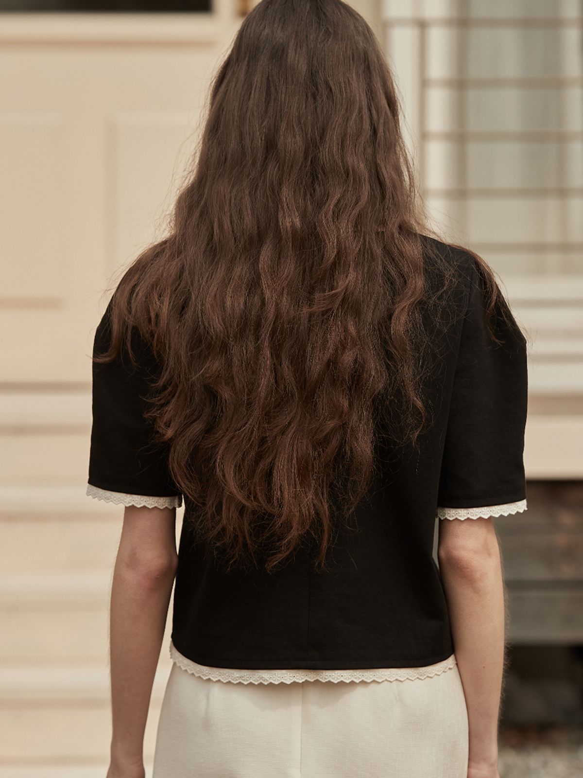 비뮤즈맨션(BEMUSE MANSION) Hem line lace detail top - Black