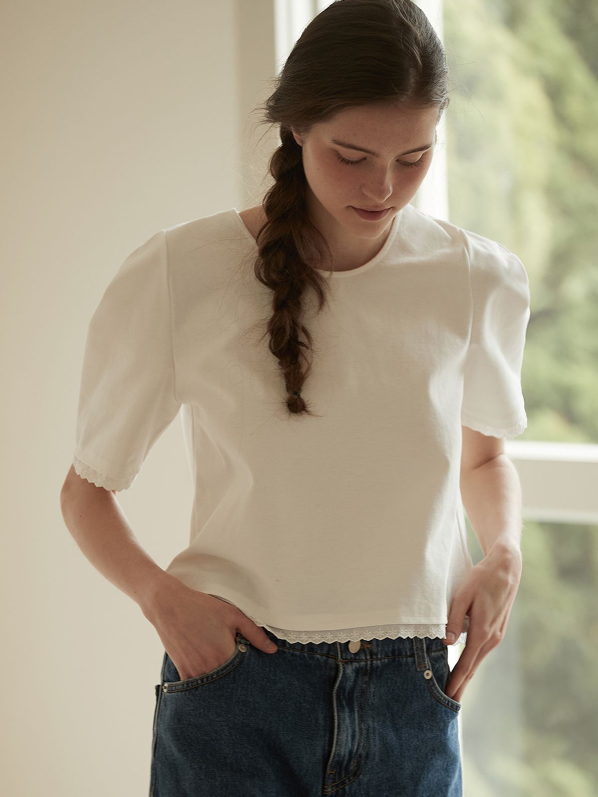 비뮤즈맨션(BEMUSE MANSION) Hem line lace detail top - Black