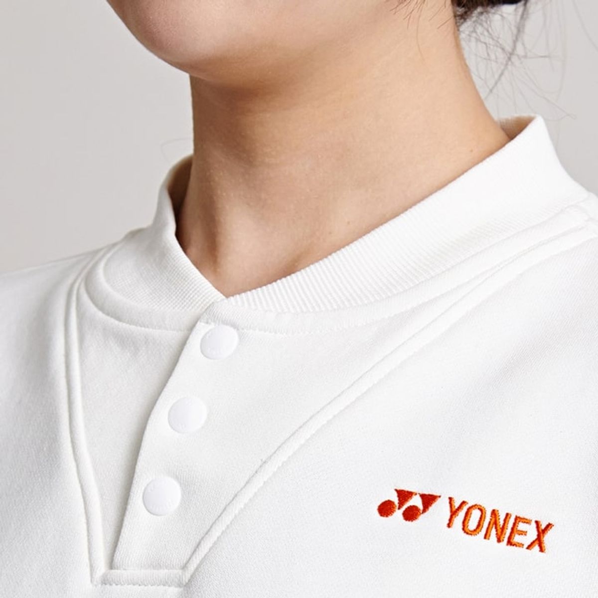 요넥스(YONEX) 245TL006F 화이트 여성용 크롭 맨투맨 티셔츠