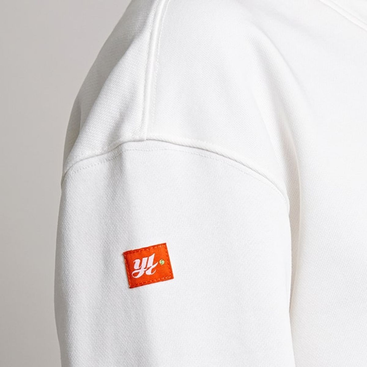 요넥스(YONEX) 245TL006F 화이트 여성용 크롭 맨투맨 티셔츠