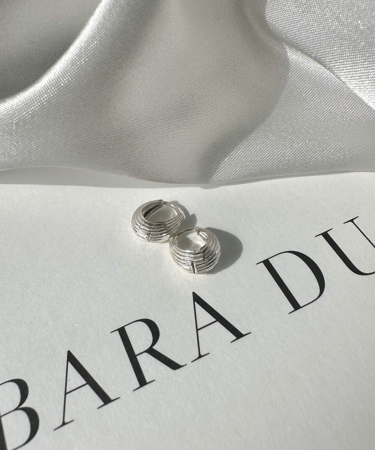 바라두(BARADU) [BARADU 925] Ridge line hoop earrings