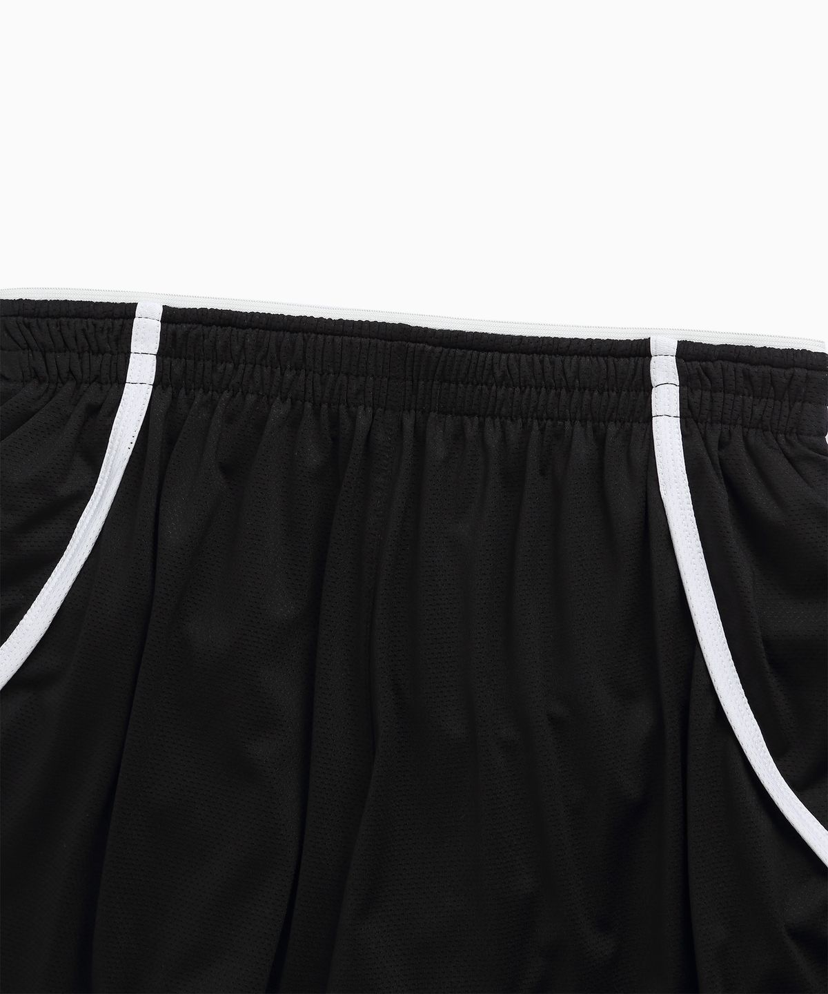 미나수(MENASOO) MESH RUNNER SOFT SHORTS_BLACK