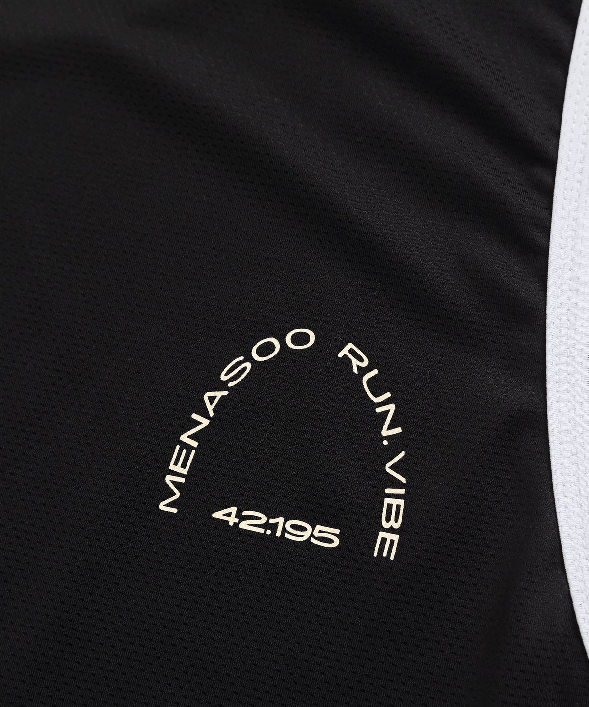 미나수(MENASOO) MESH RUNNER CLUB SLEEVE_BLACK
