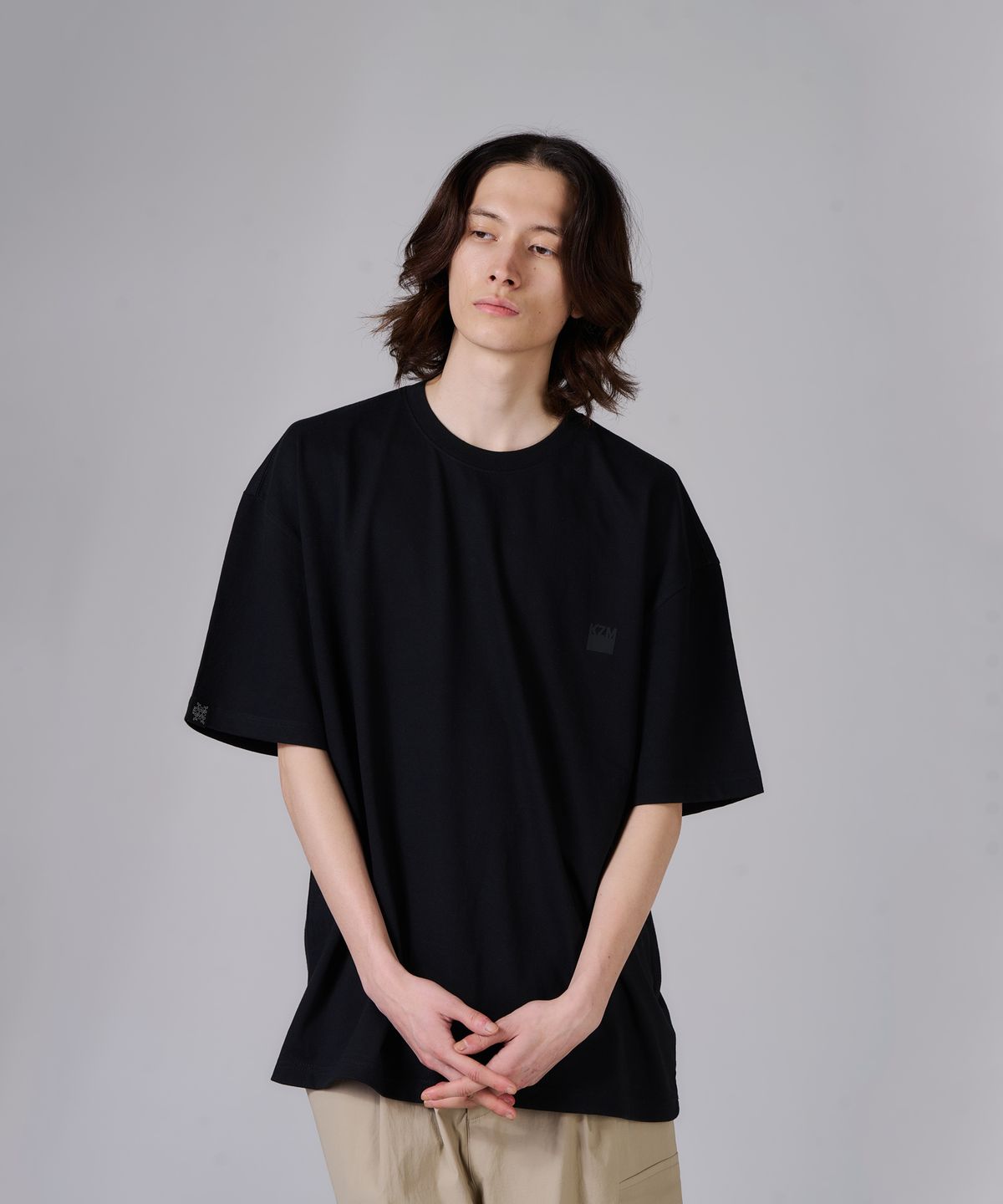 케이지엠(KZM) 롤러 그래픽 반팔 티셔츠 BLACK